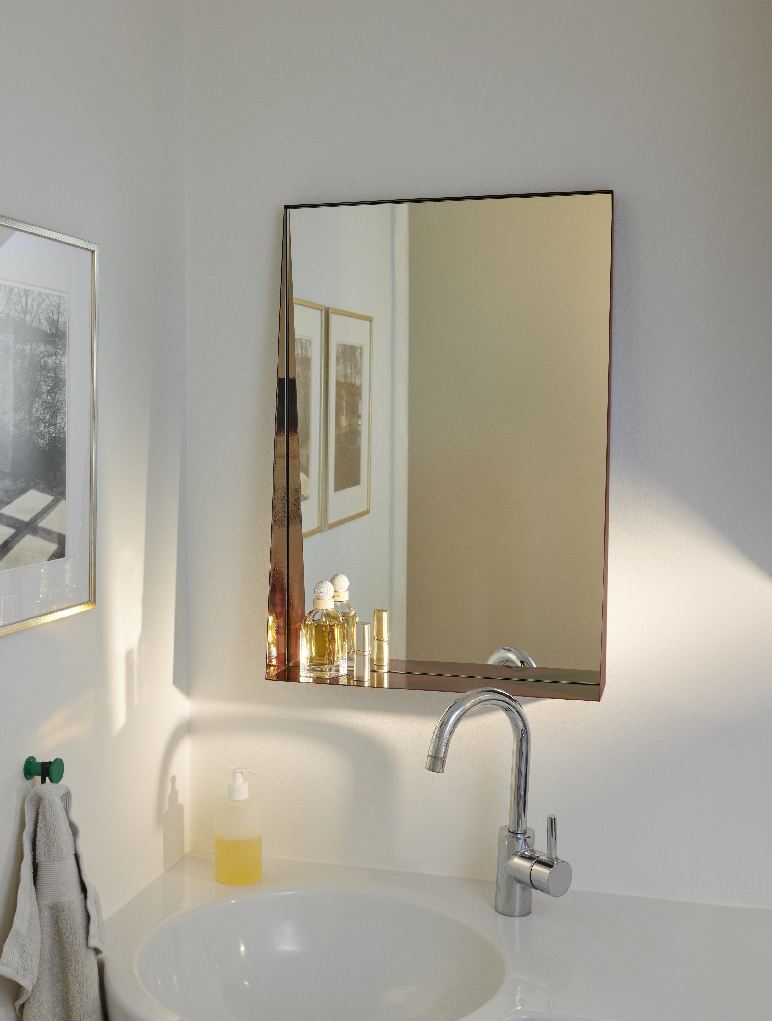 Wandspiegel BEAK lila