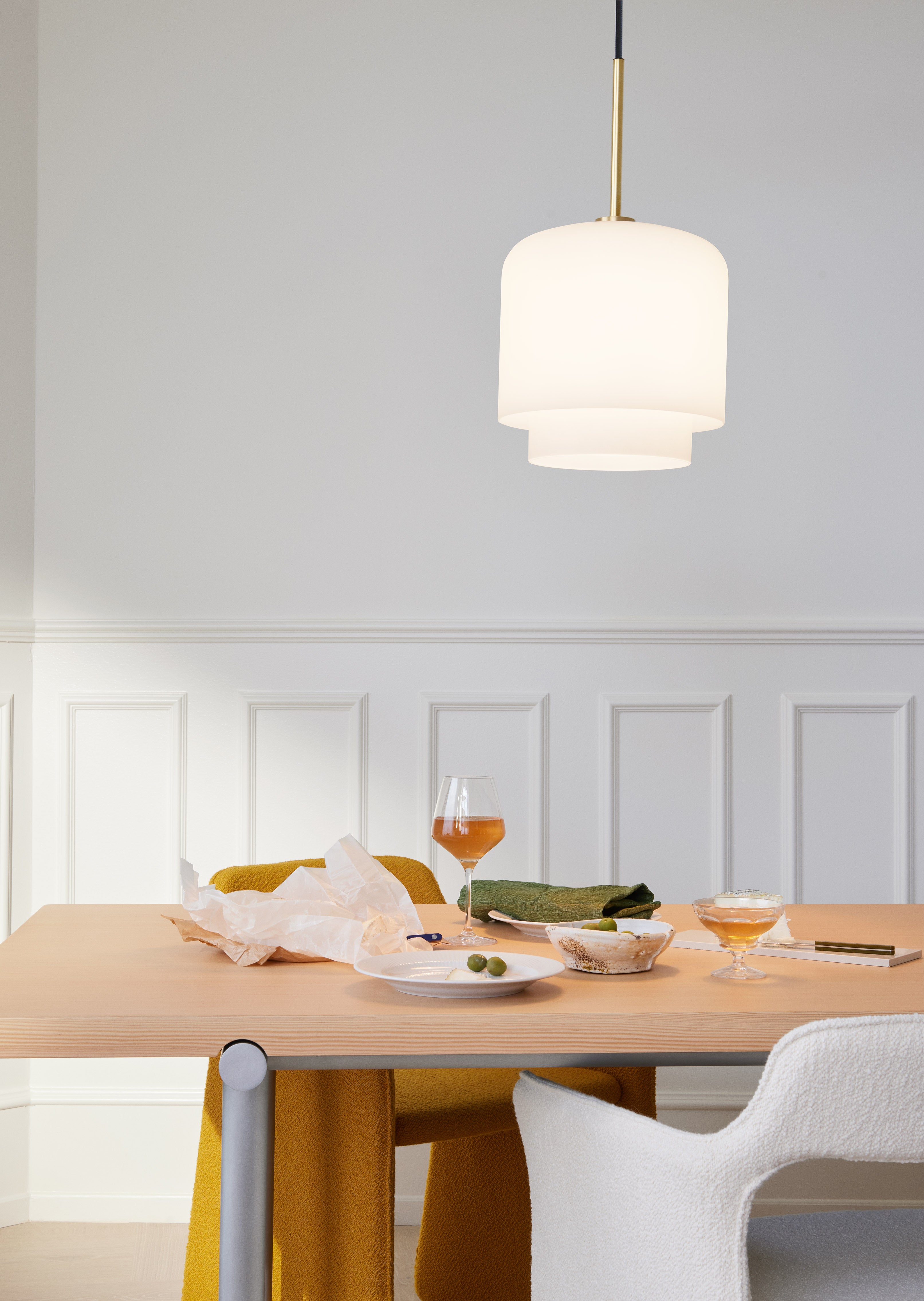 Tisch TUBBY TUBE Eiche mit Aluminiumfuß