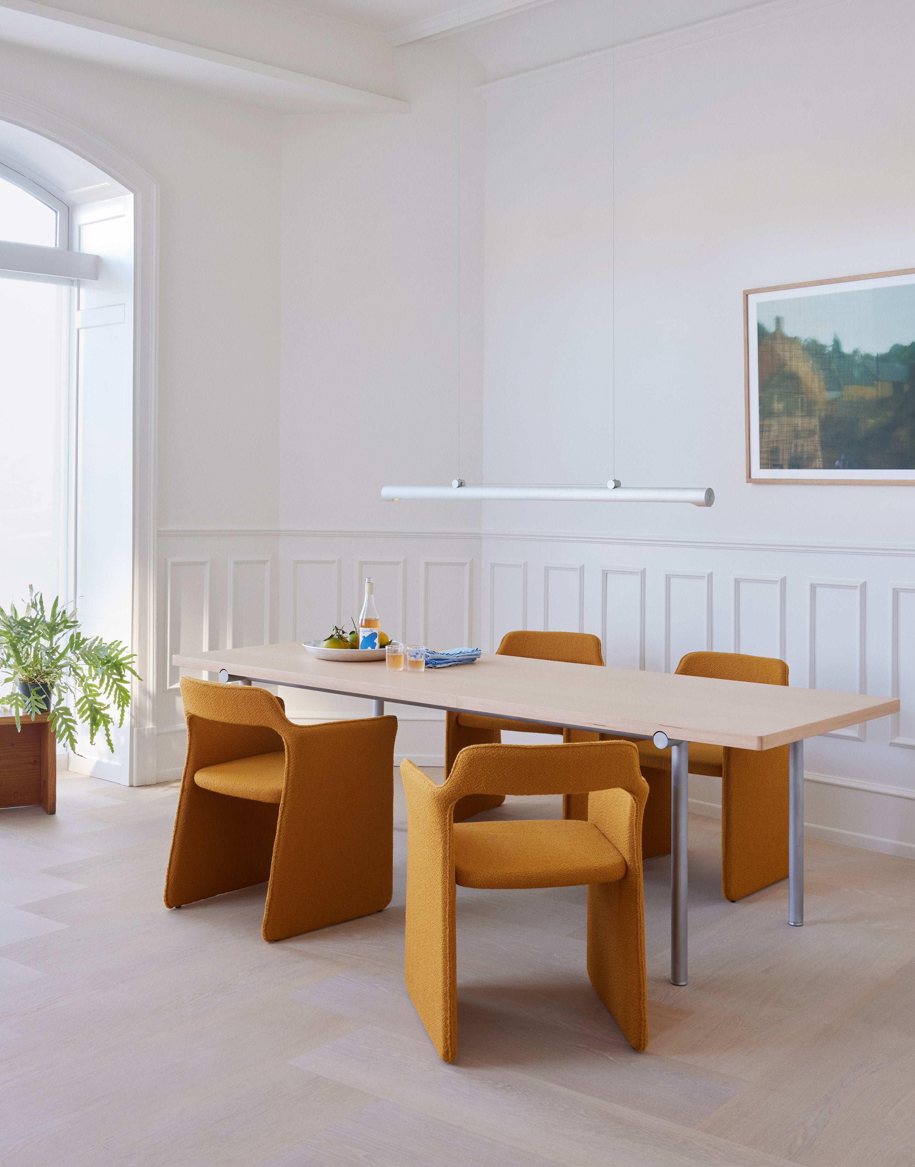 Tisch TUBBY TUBE Eiche mit Aluminiumfuß