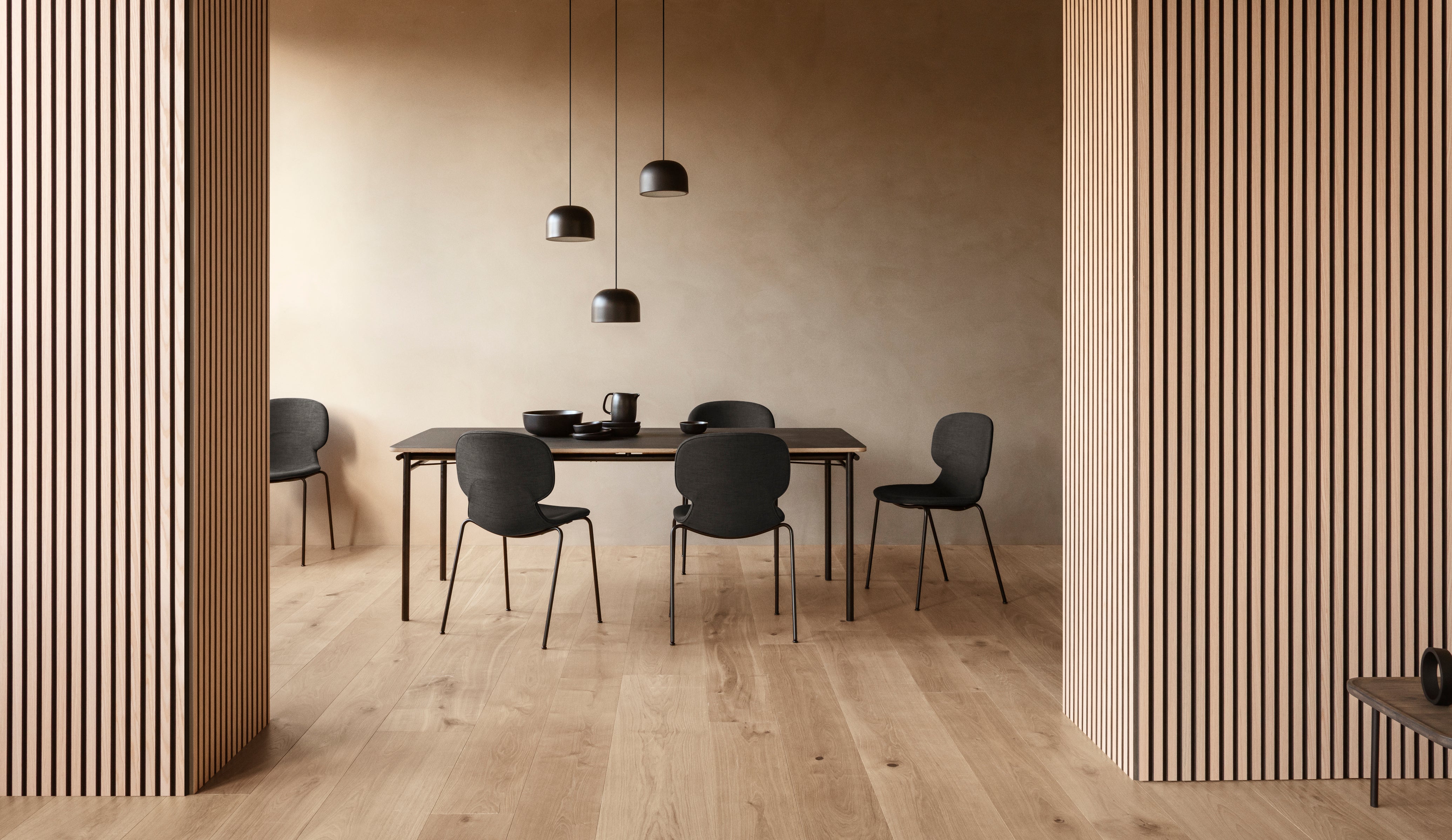TAFFEL black extendable table