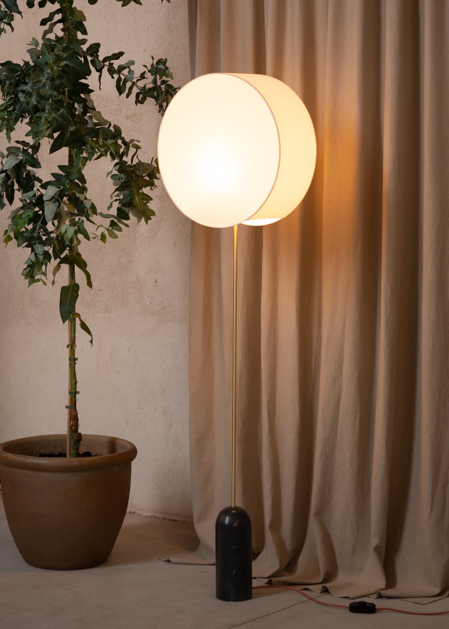 Pendulum Floor Lamp Black Marble