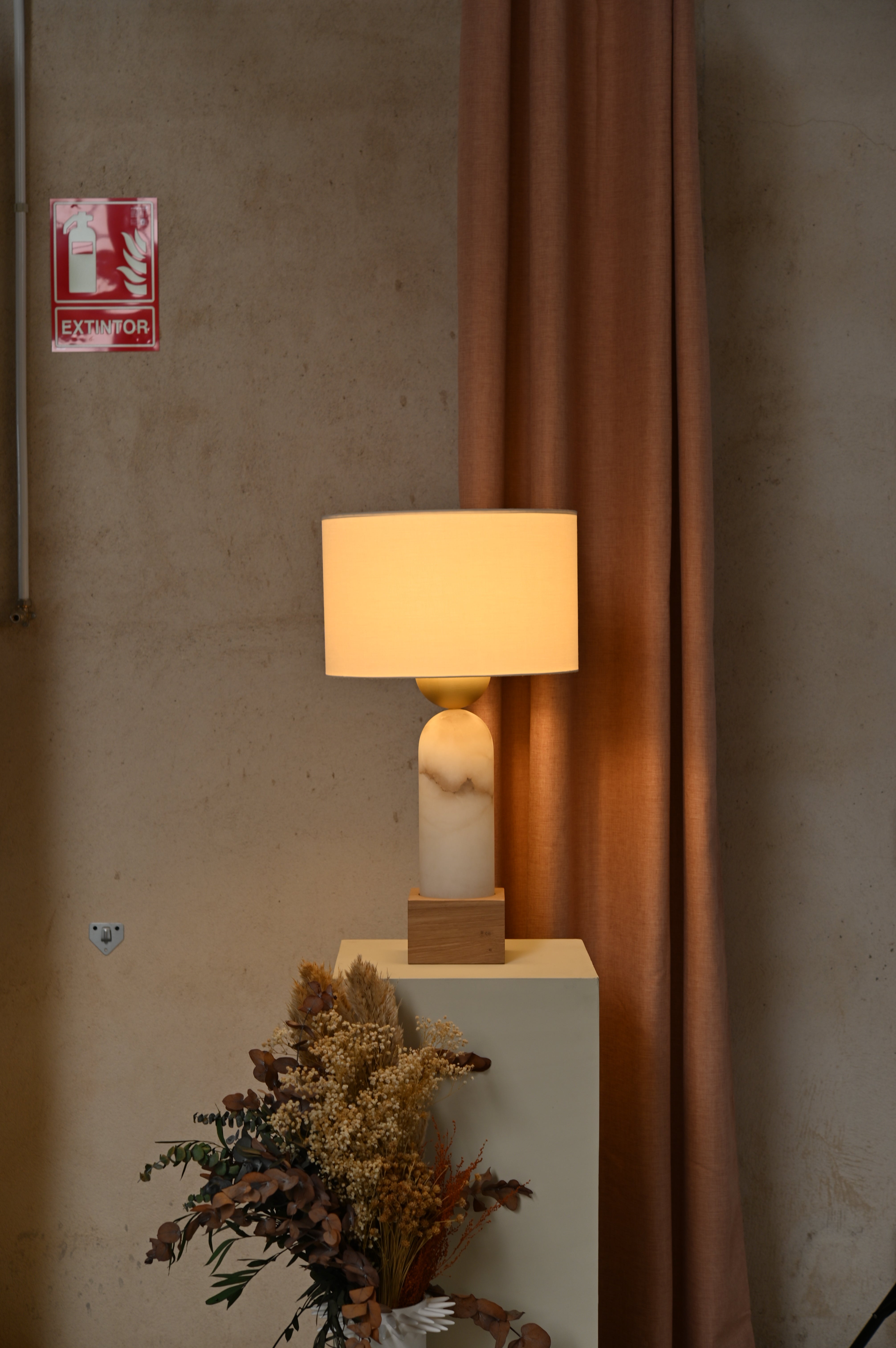PEONA KELO Table Lamp White Alabaster