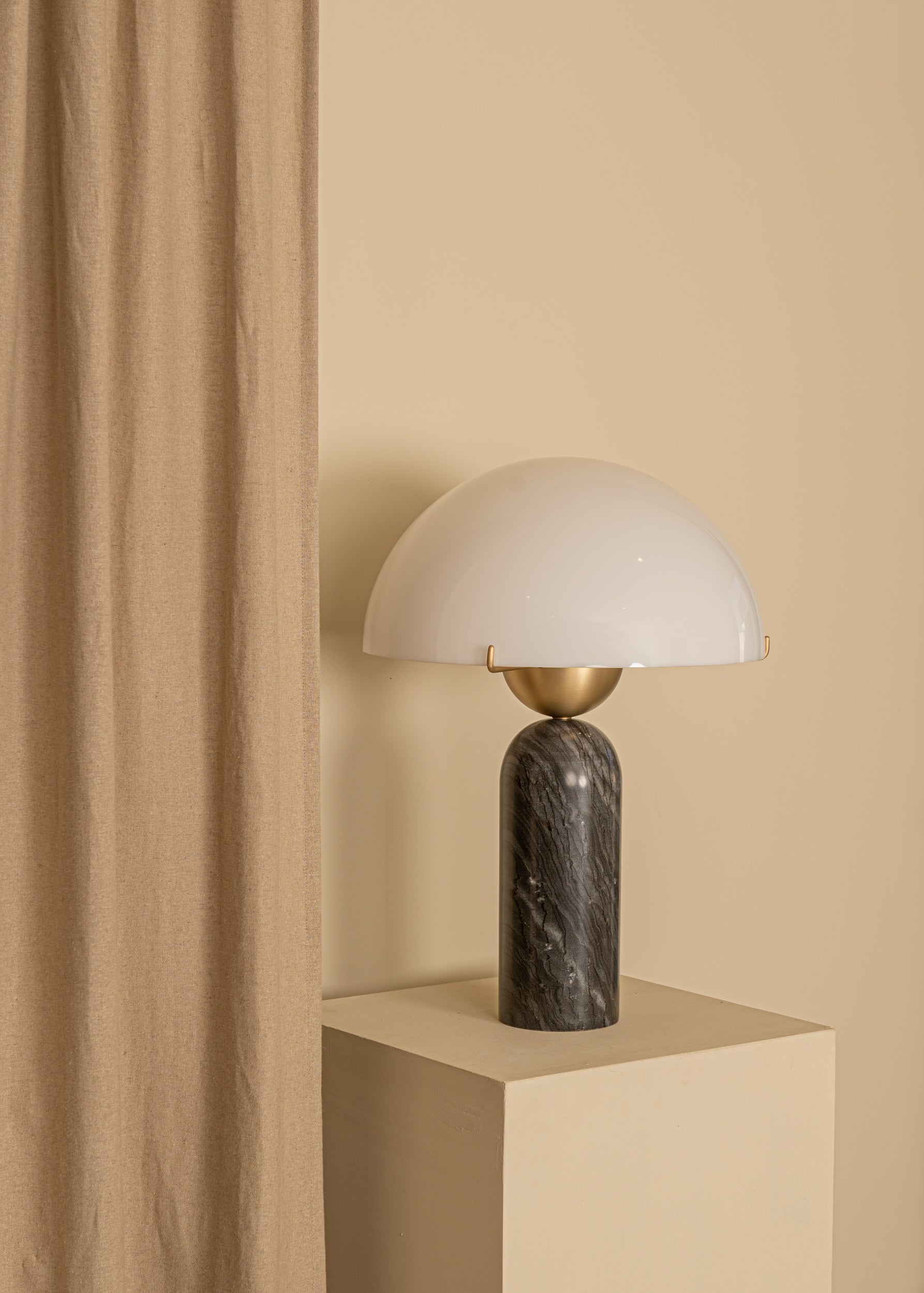 PEONO Table Lamp Black Marble