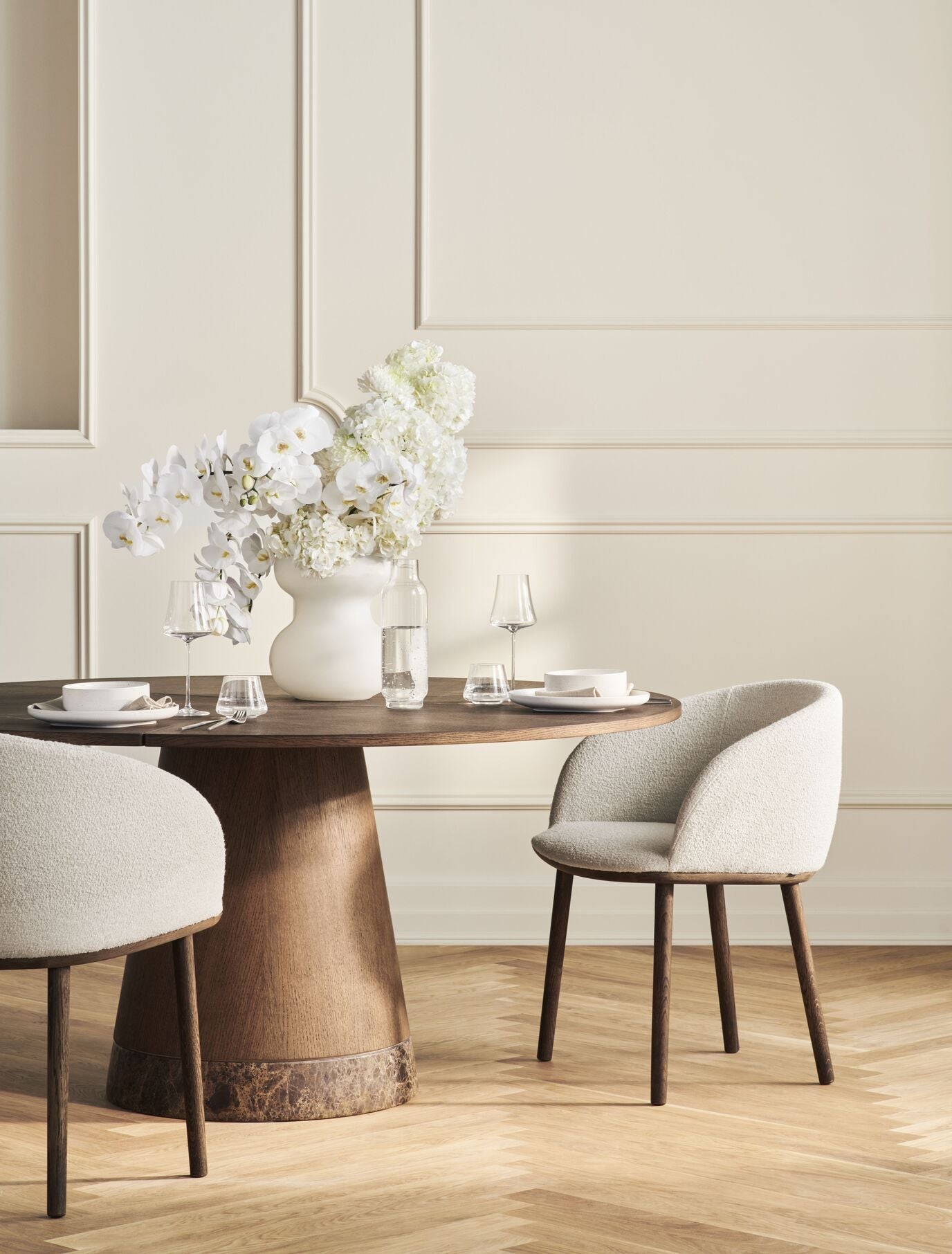 Round Table PIRO Oak Wood