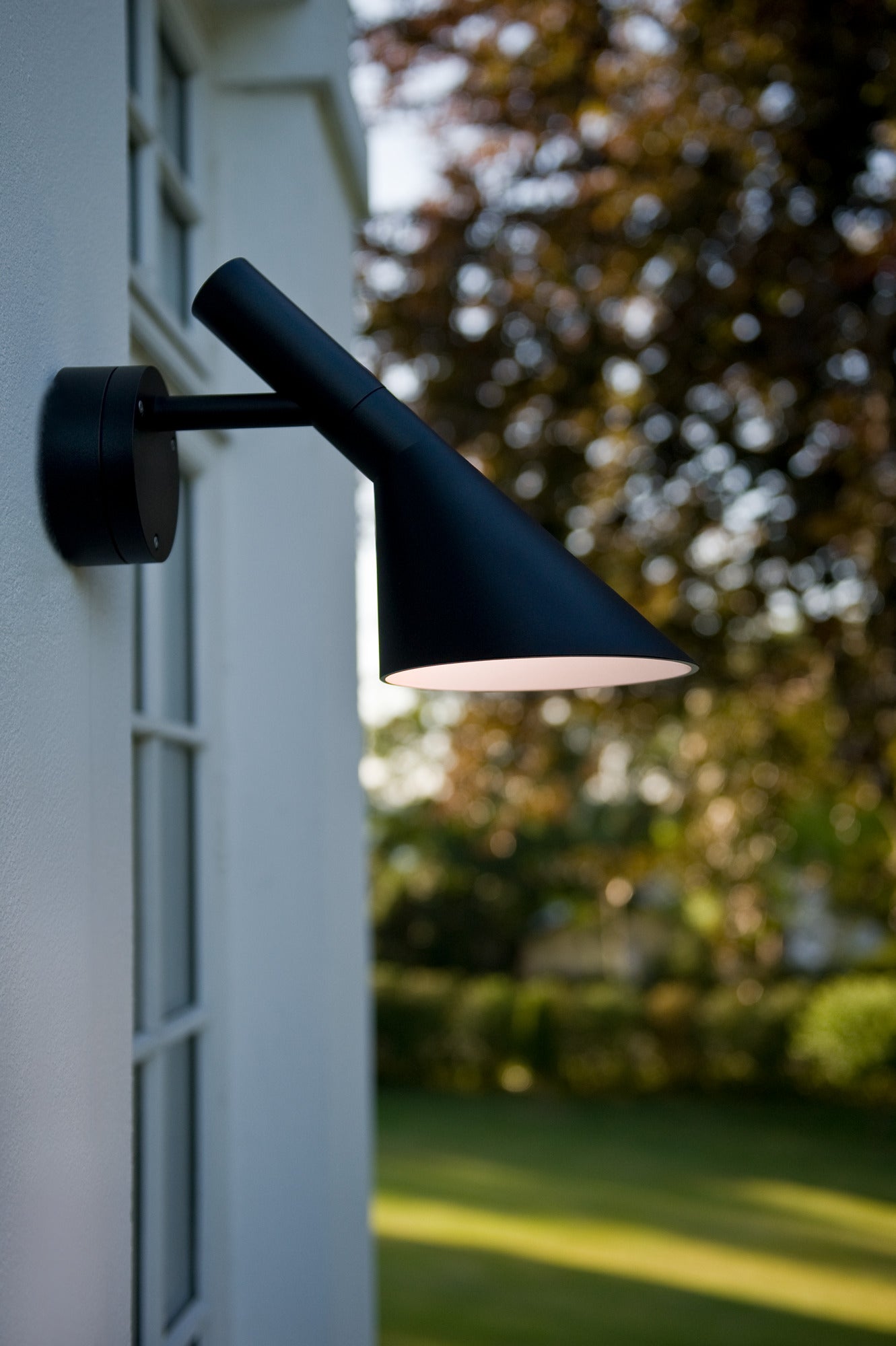Lampa ścienna zewnętrzna AJ 50 czarny