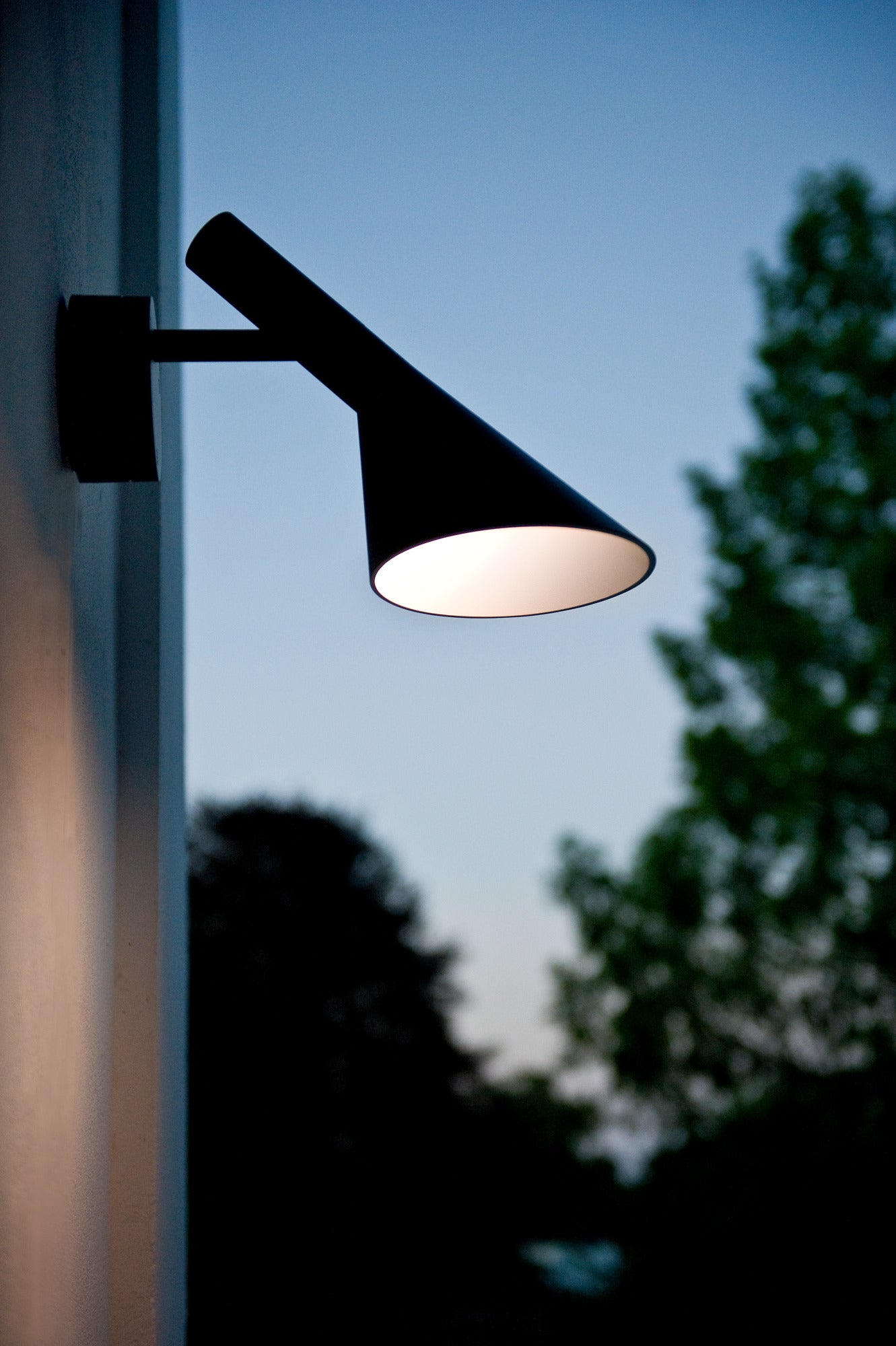 Lampa ścienna zewnętrzna AJ 50 czarny