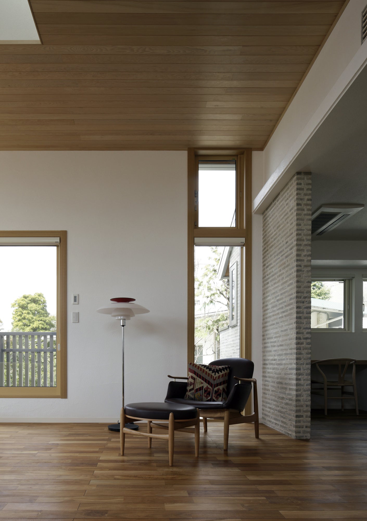 PH 80 white floor lamp with chrome base