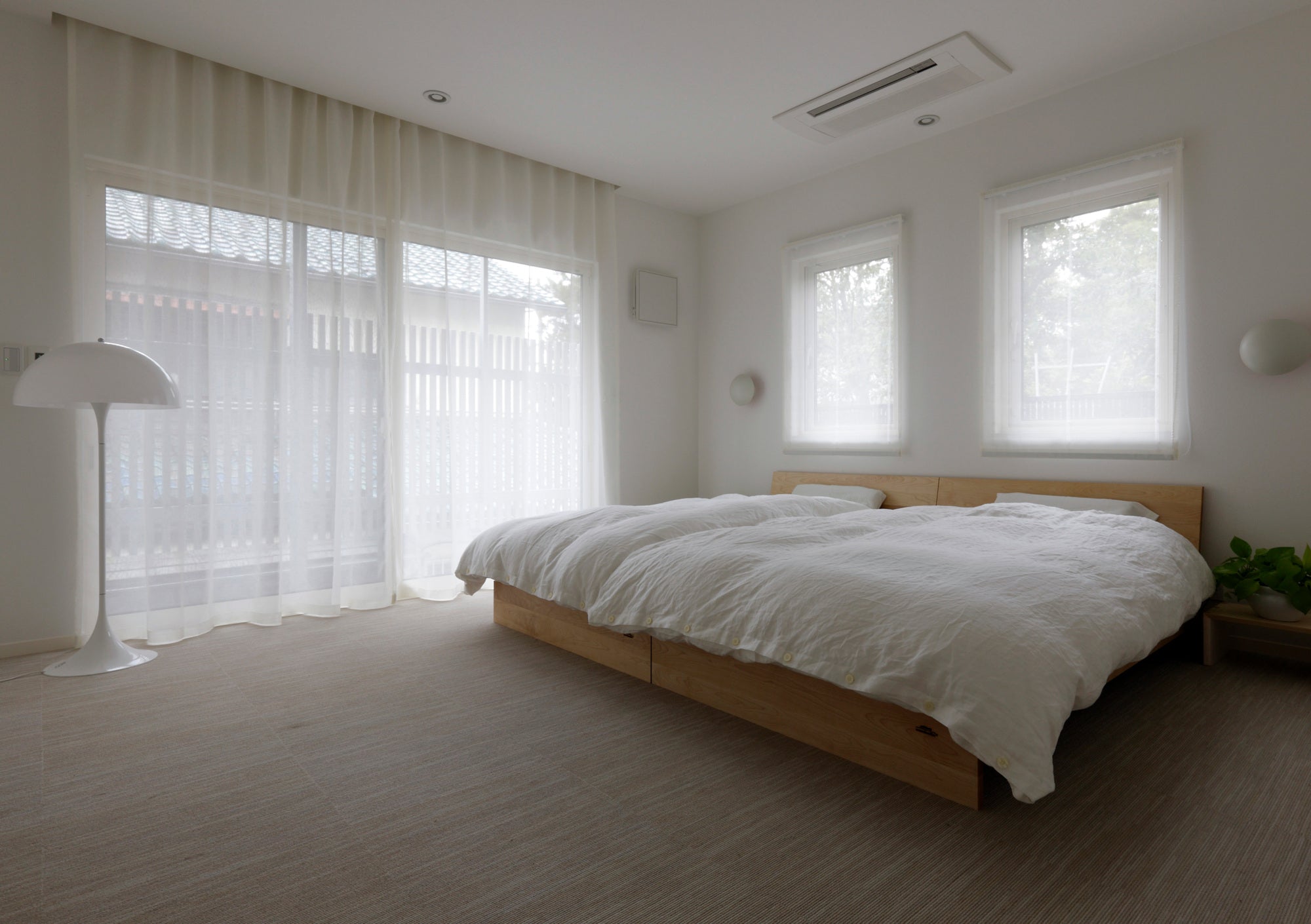 PANTHELLA Floor Lamp White