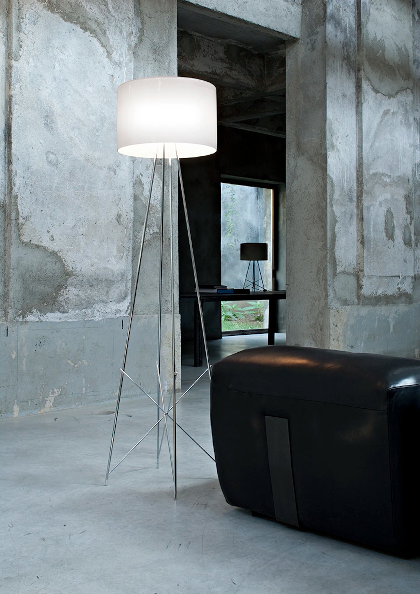 Stehlampe RAY Glas mit Metallbasis