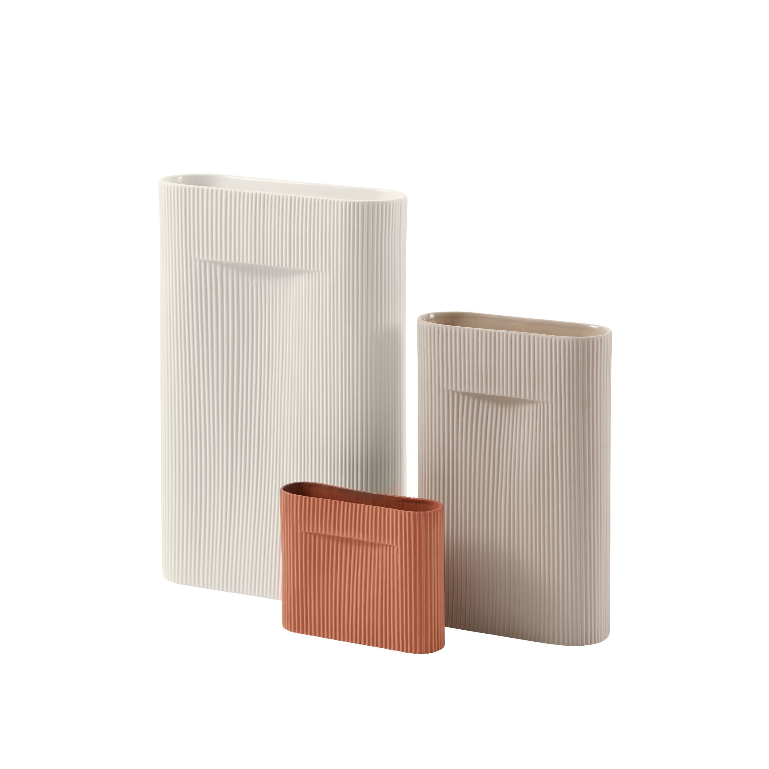 RIDGE beige ceramic vase