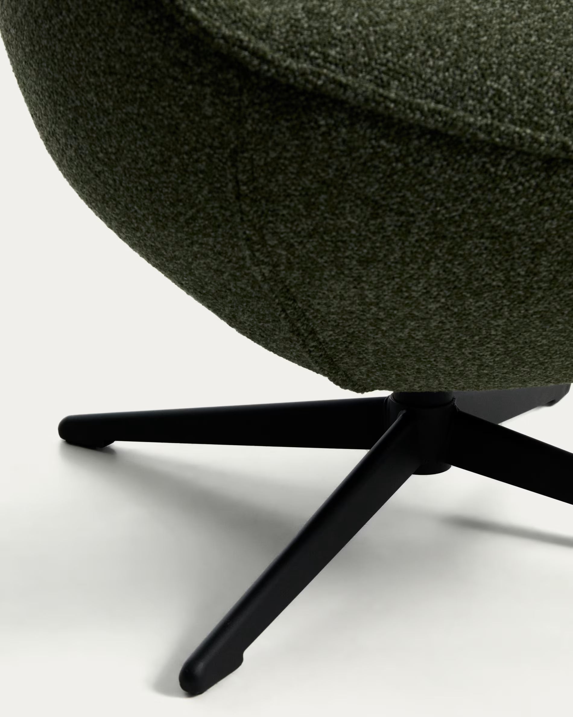 Fotel obrotowy SORILE ciemnozielony szenil z czarną podstawą
