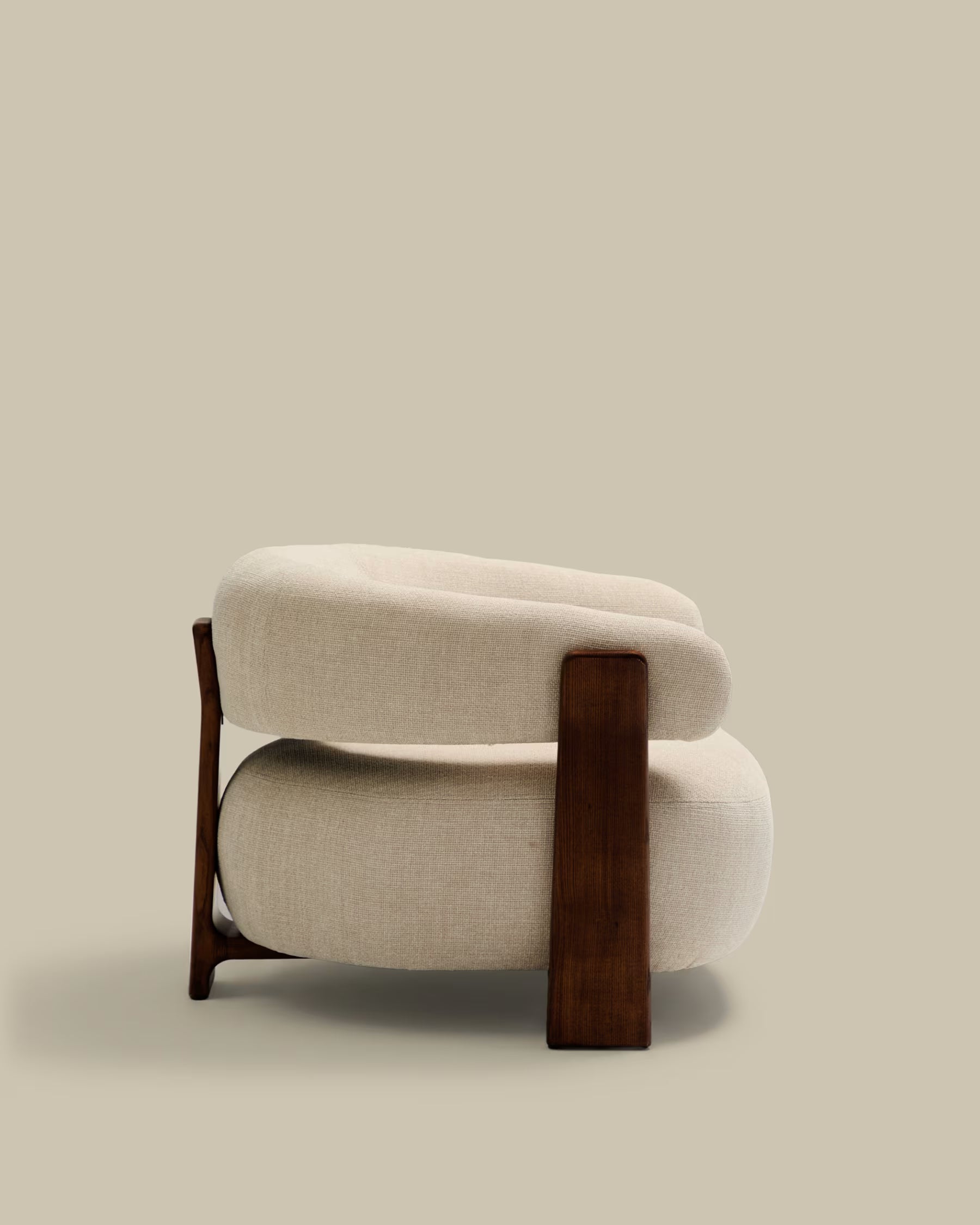 GRANITE armchair in beige chenille with a dark ash base