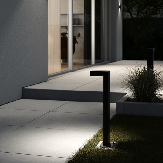 Black SLUP outdoor lamp