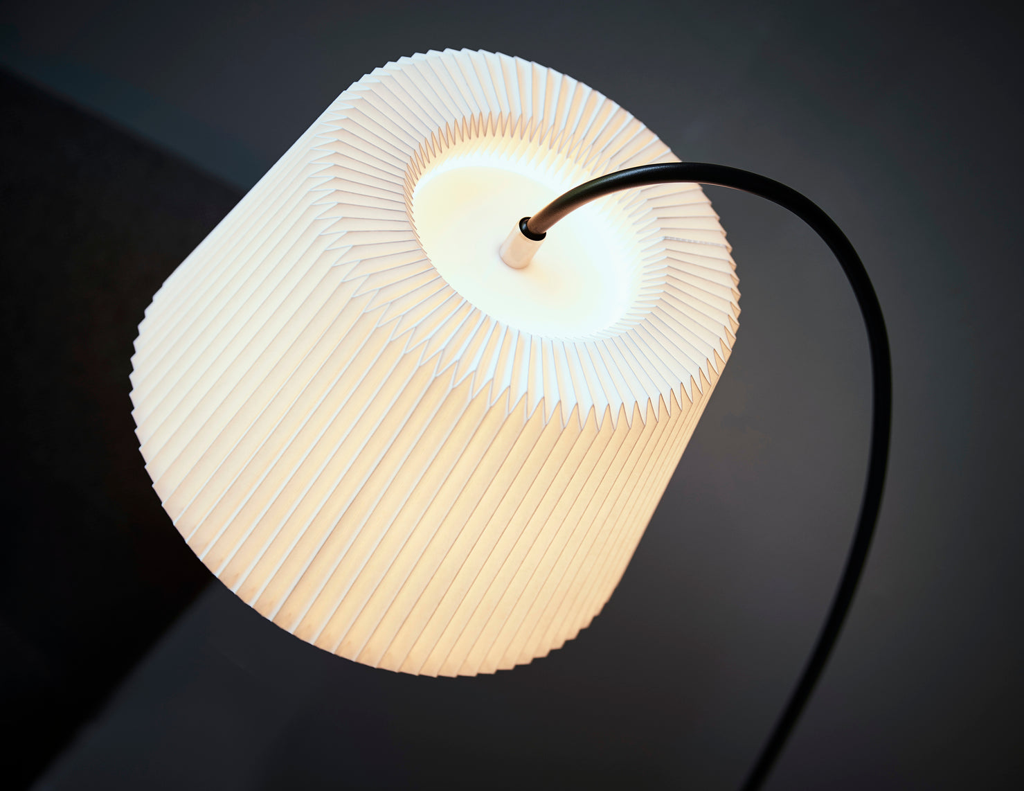 Floor lamp MODEL 320 SNOWDROP white with black base