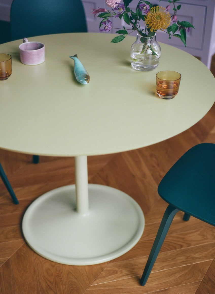 VISU Chair in Navy Blue
