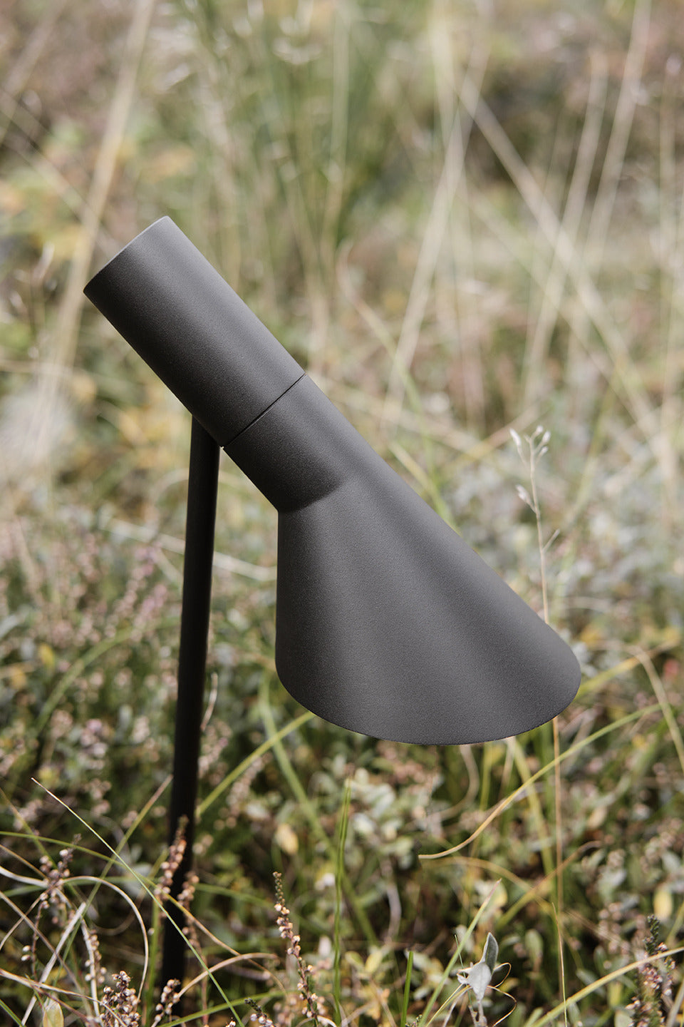 Lampa zewnętrzna stojąca AJ czarny