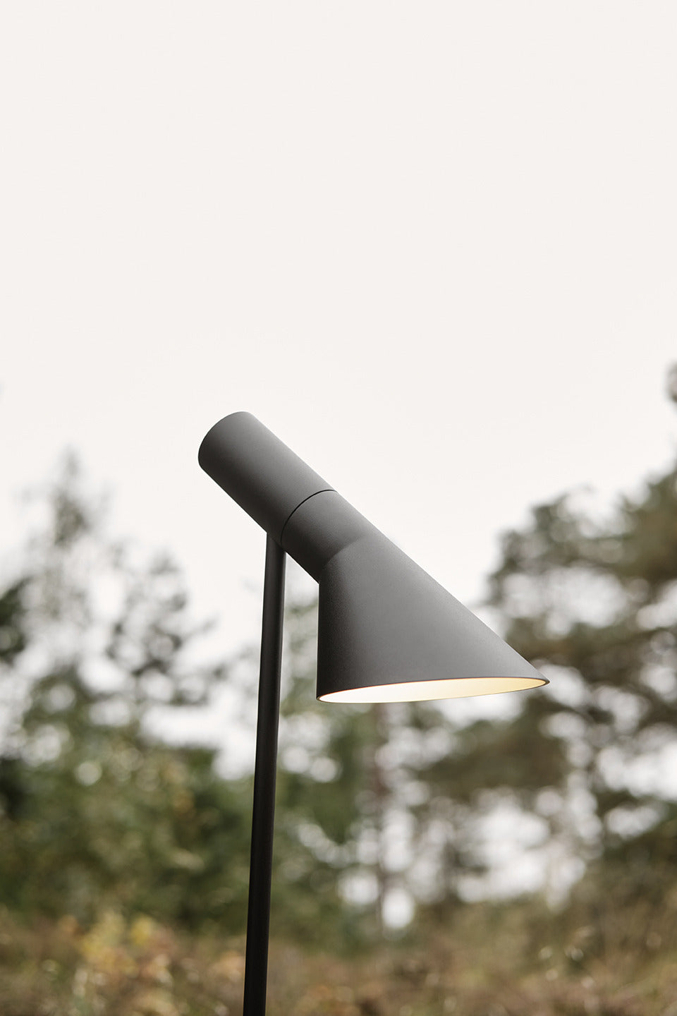 Lampa zewnętrzna stojąca AJ czarny