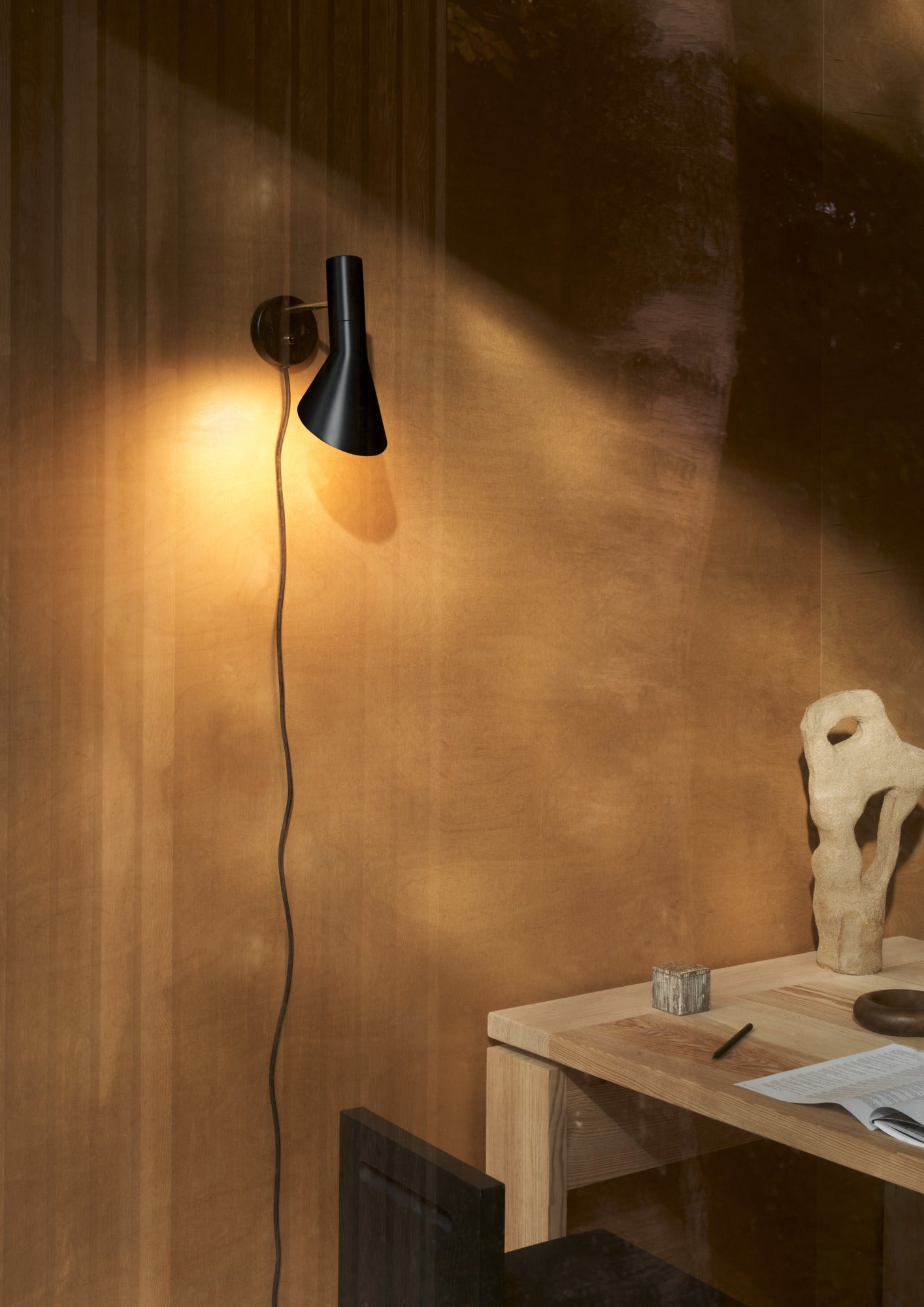 Lampa ścienna AJ czarny z mosiężnym