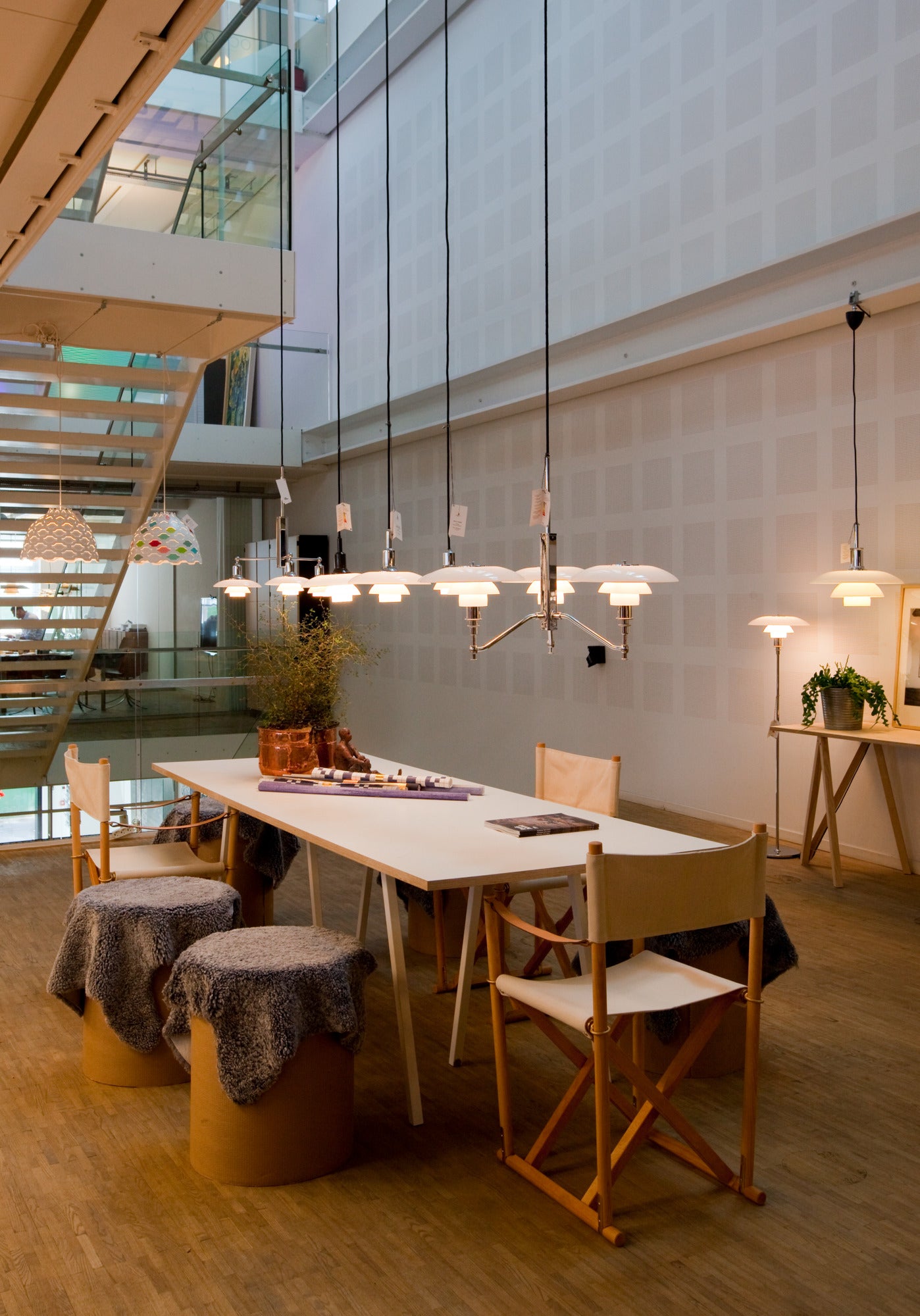 Pendelleuchte PH 3/2 ACADEMY weiß mit verchromter Oberfläche