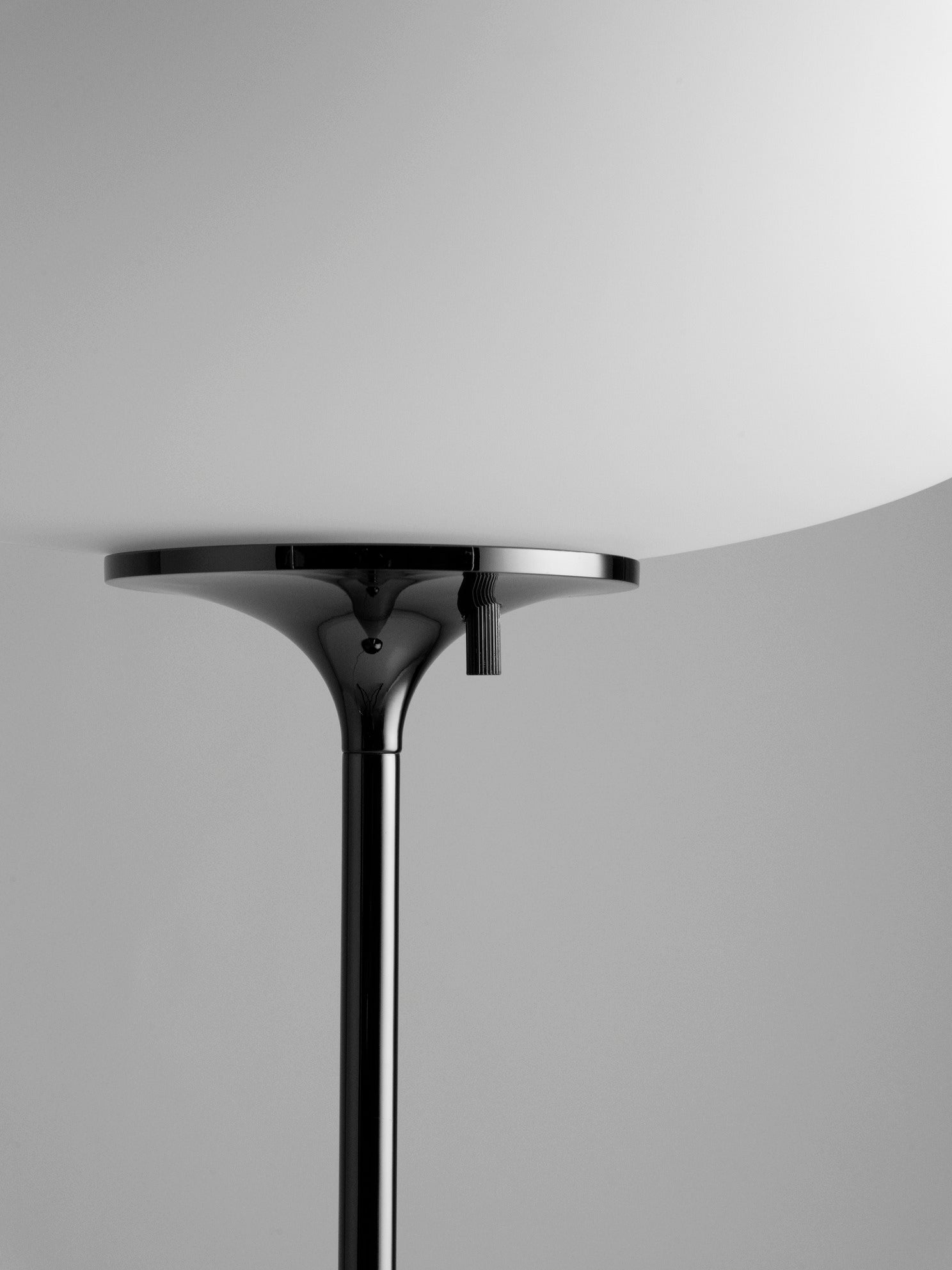 Stehlampe STEMLITE schwarz chrom