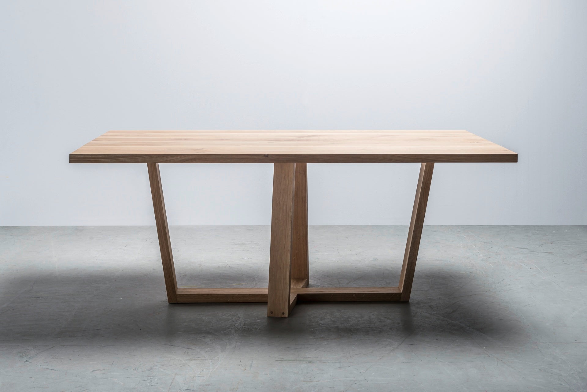 DIAMOND Table Oak Wood