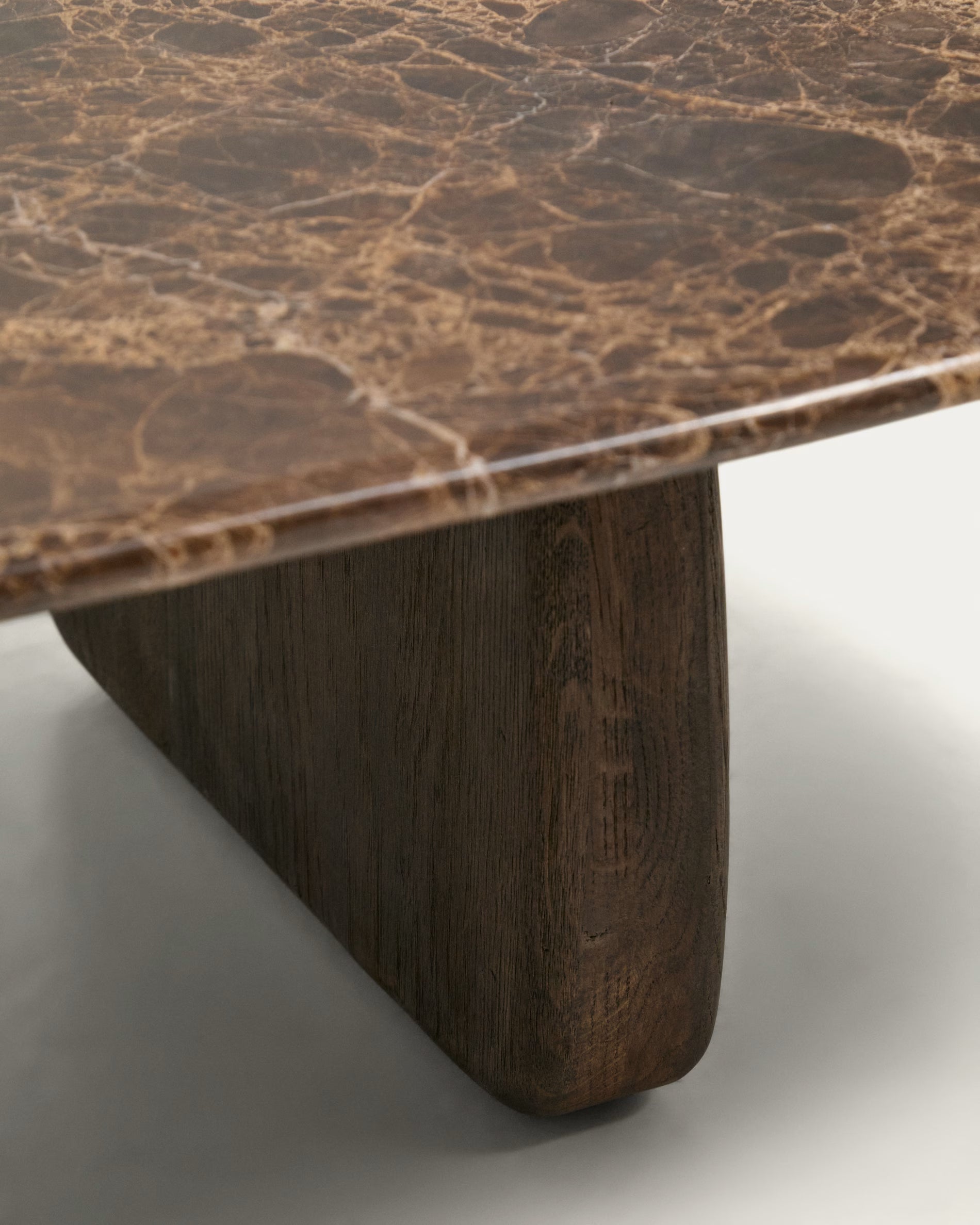 PIRITA Coffee Table in Marble with Dark Wooden Base