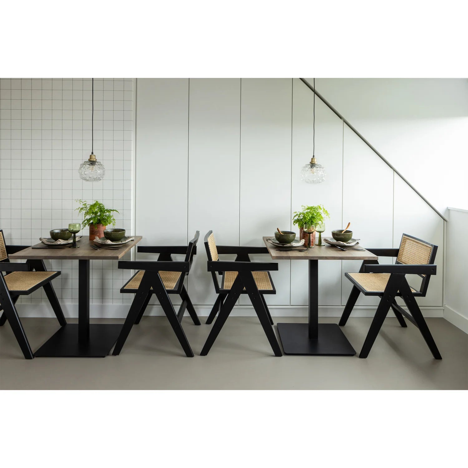 Chair with gunn black armrests