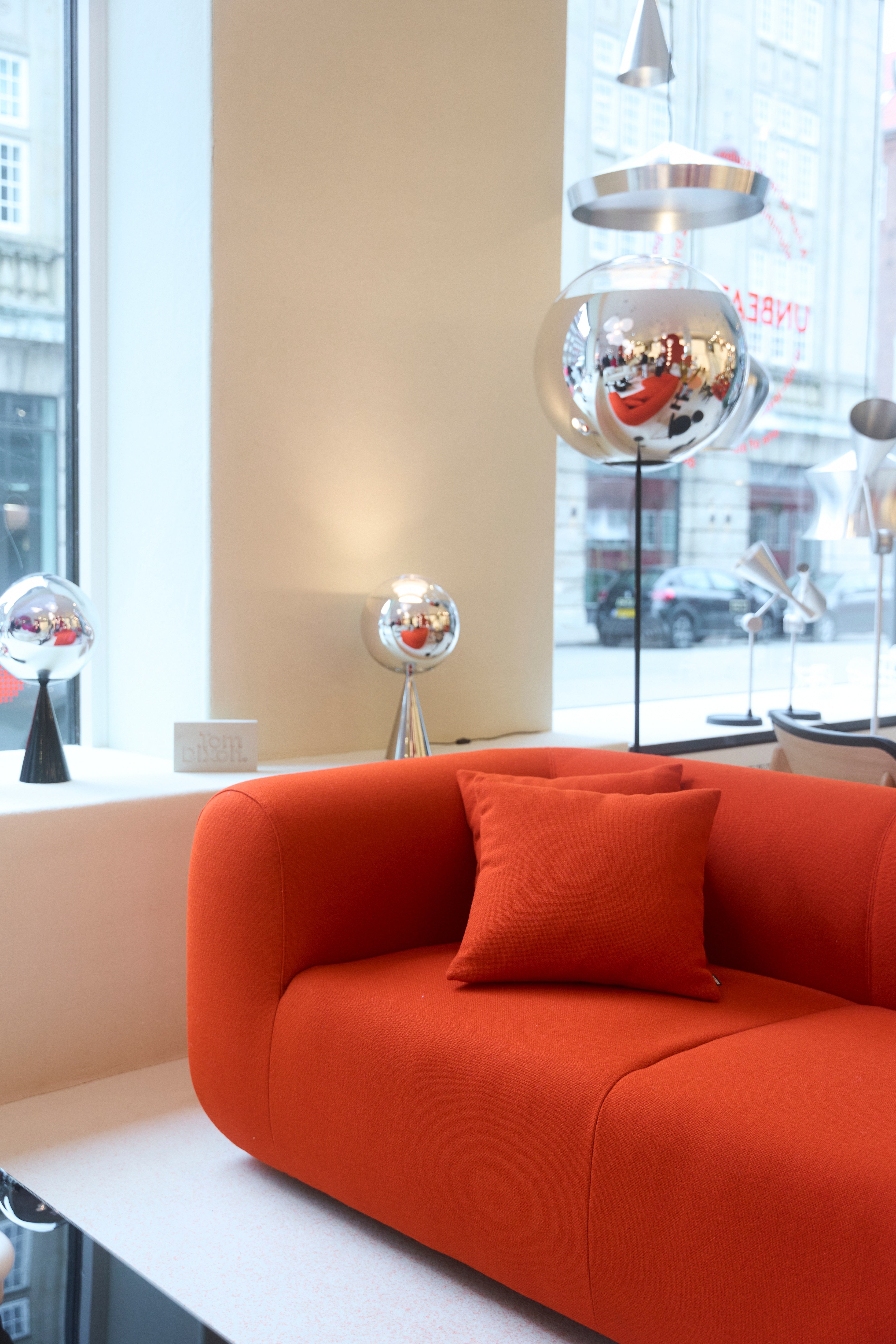 3-person sofa Plump upholstered