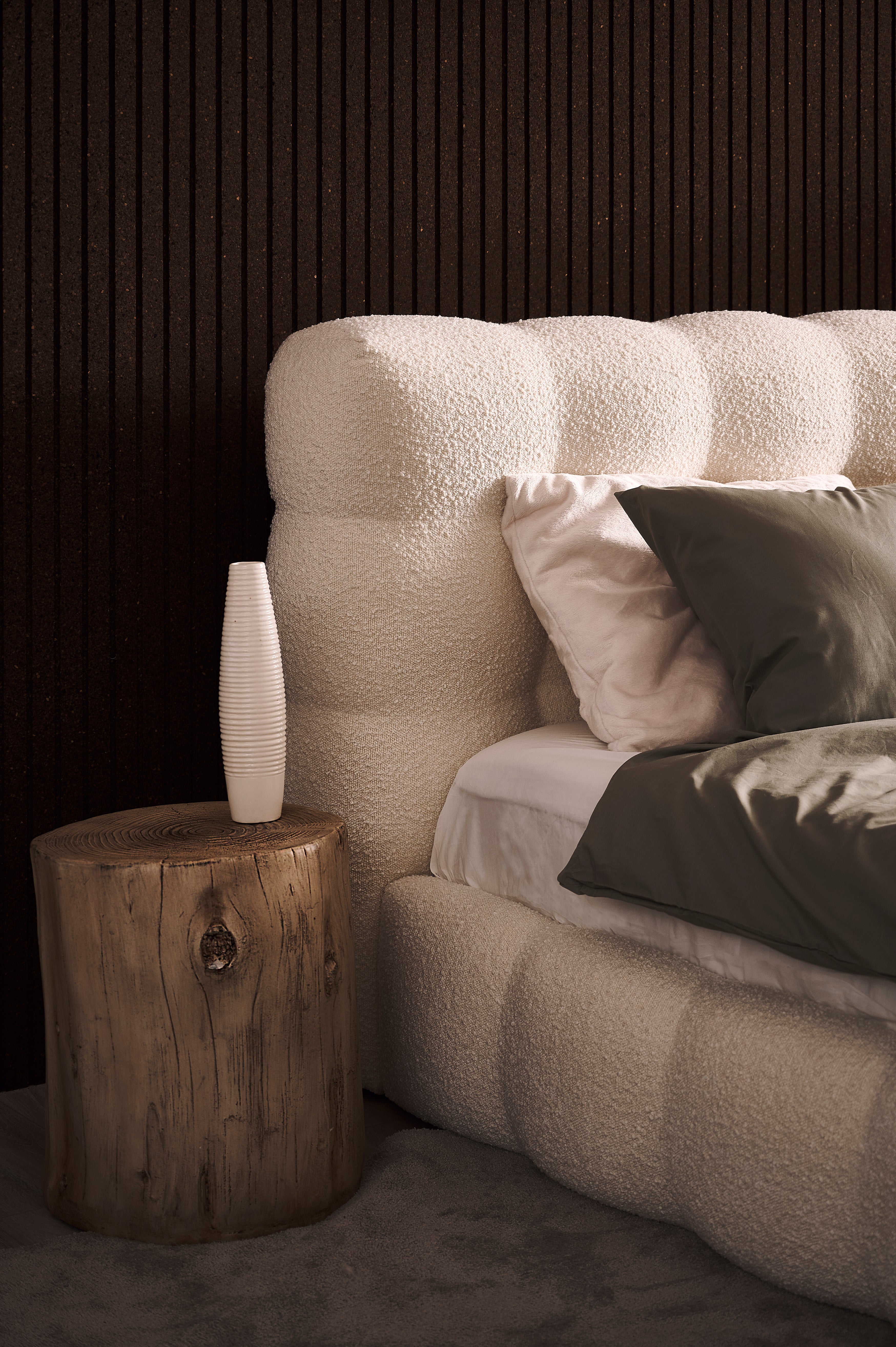 Upholstered bed MICHELLE customizable