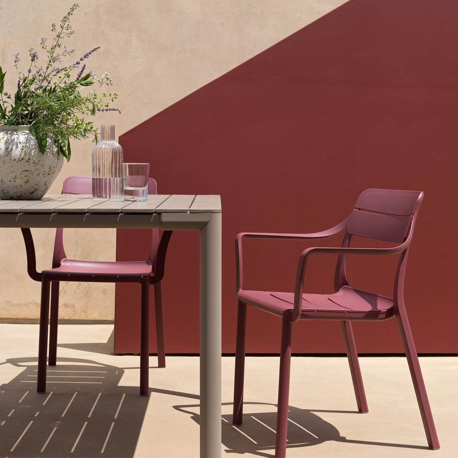 Outdoor chair with armrests CASSIA anthracite