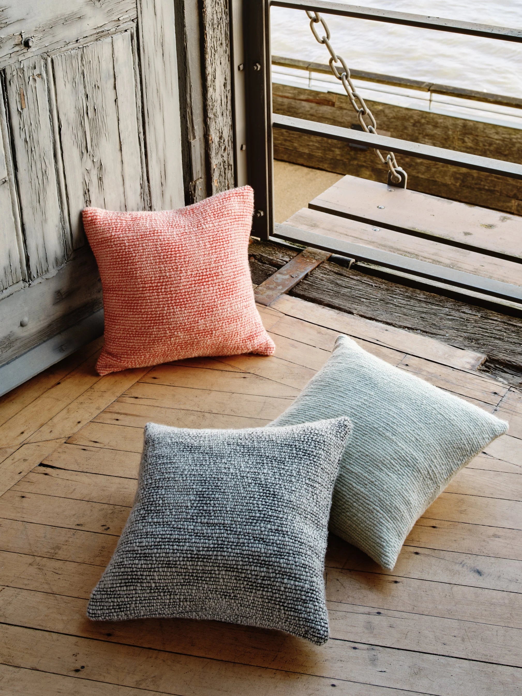 THREAD cushion cream with blue