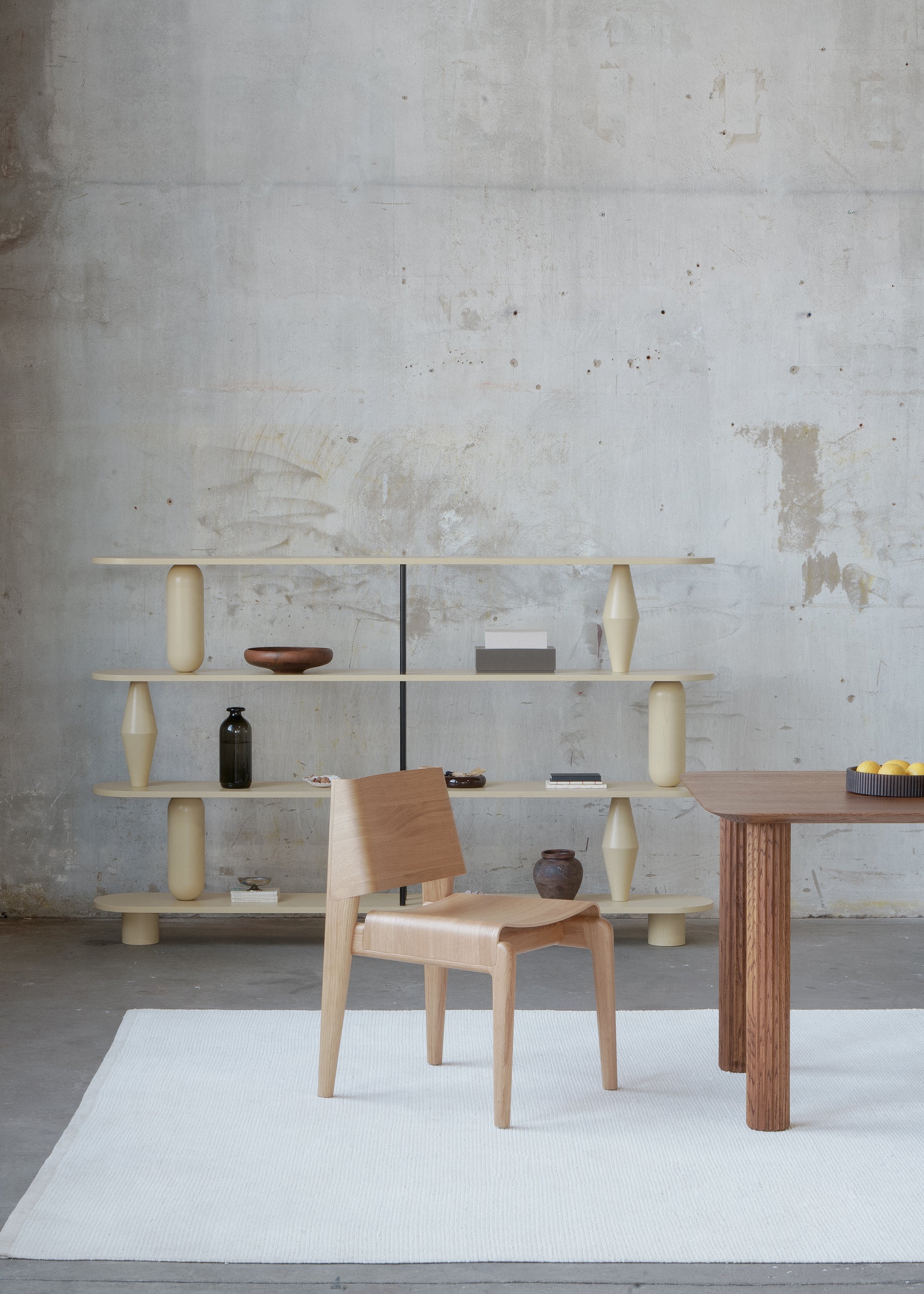 UNDIA Chair in Ebony Oak Wood