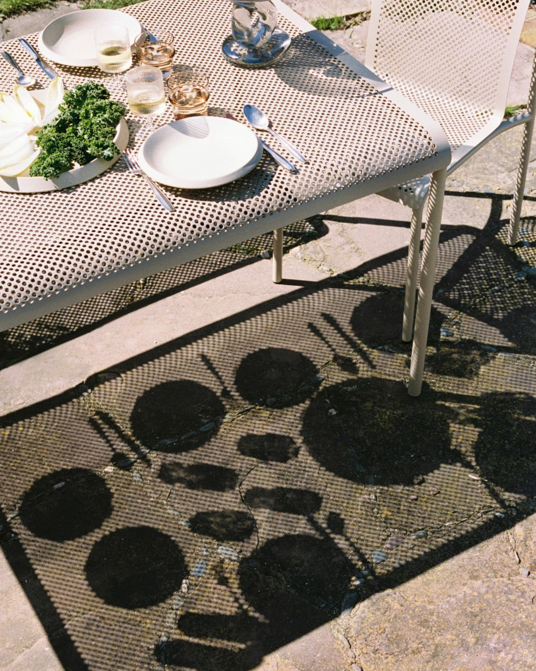 DAPPLE Beige Table