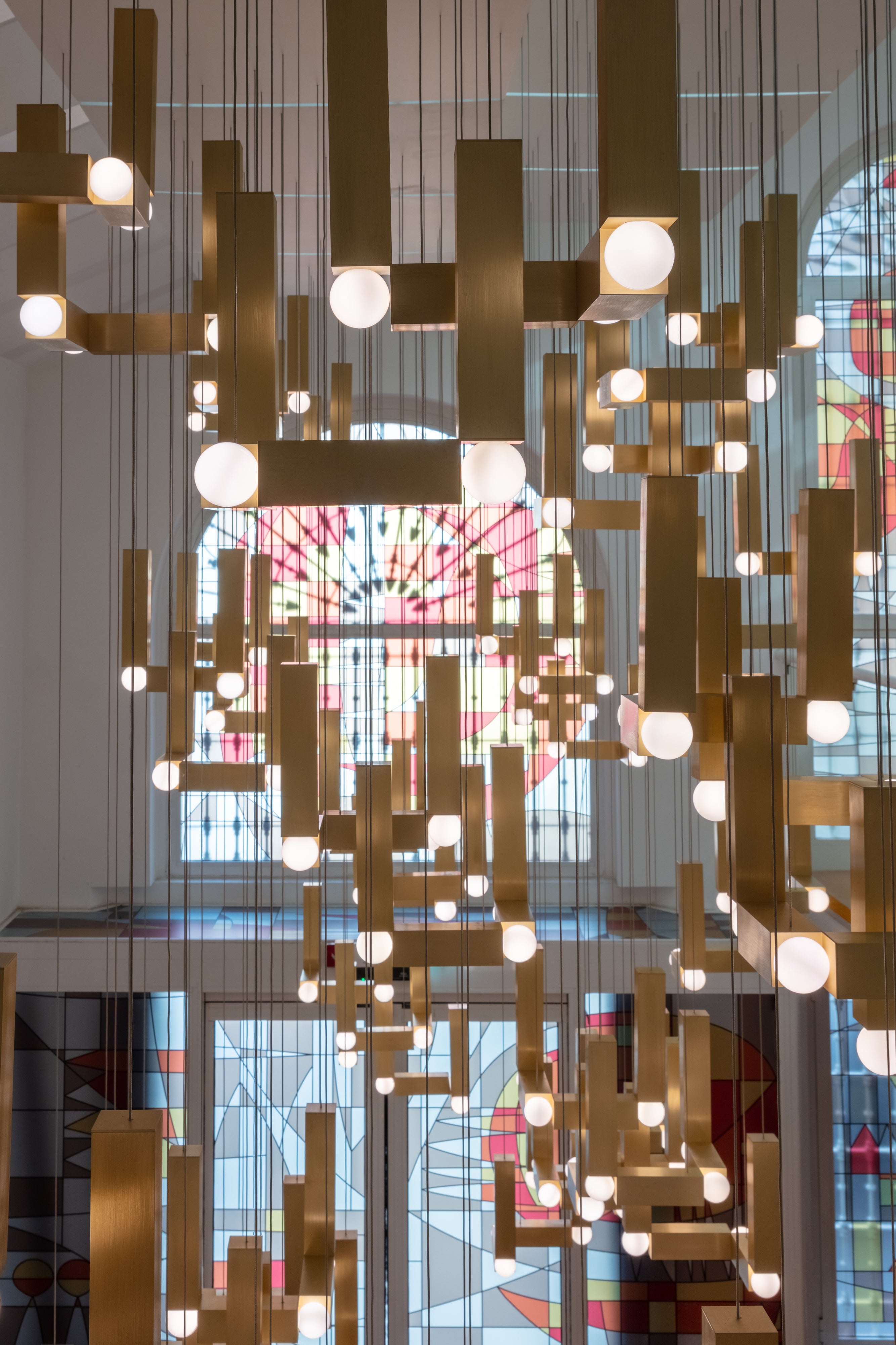 Lampa wisząca VESPER QUATTRO opalowy klosz z brązowym wykończeniem
