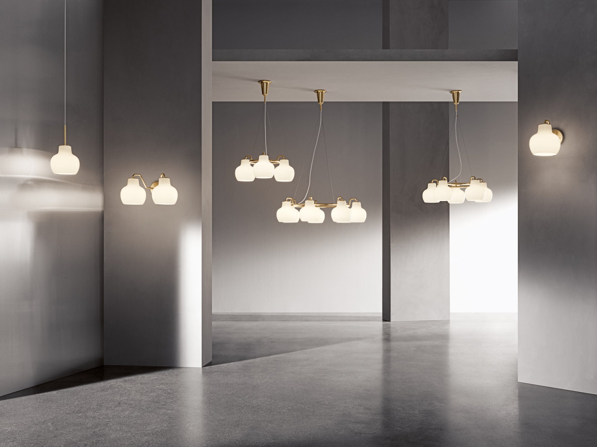 Pendelleuchte VL RING CROWN 1 weiß mit messingfarbener Oberfläche