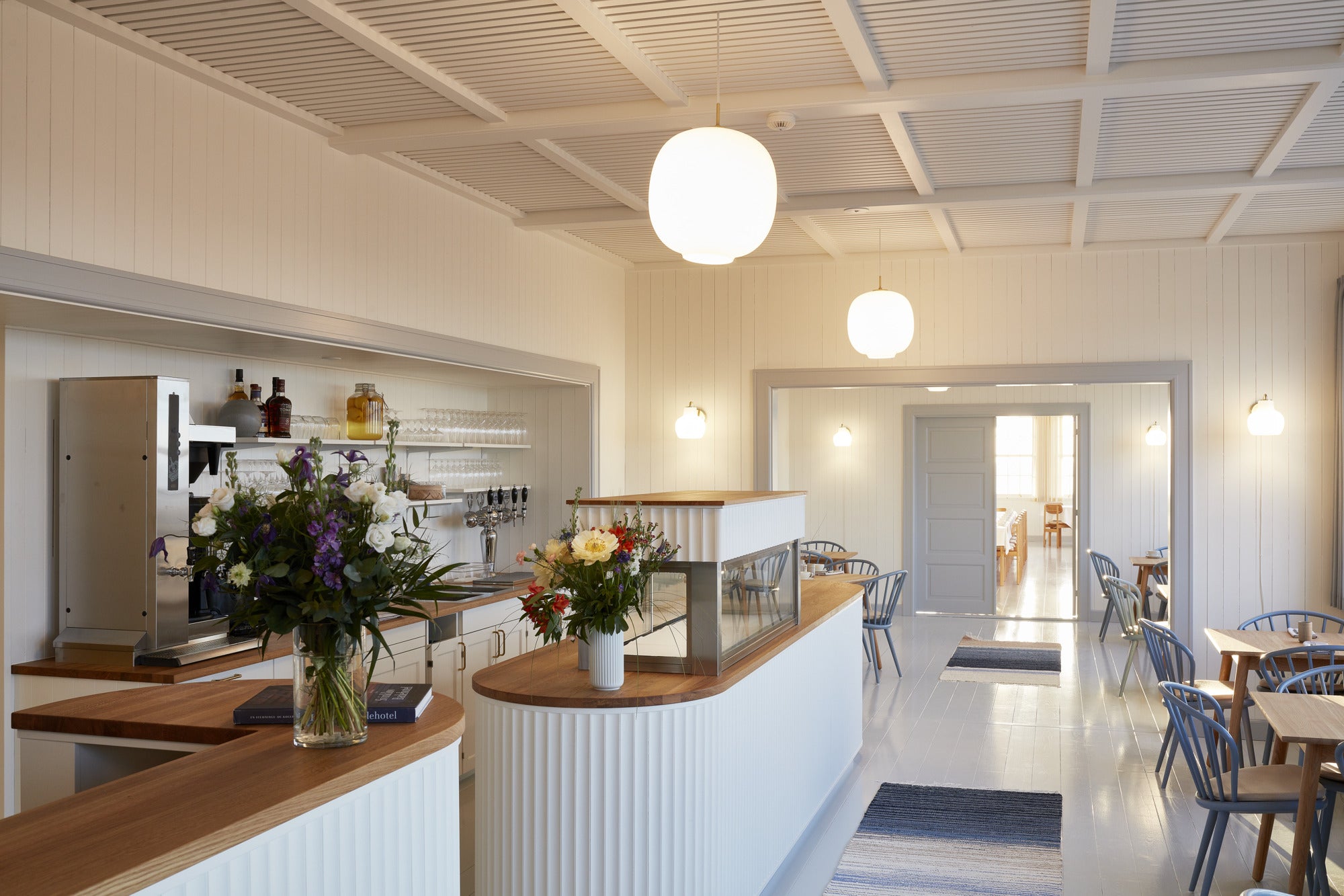 VL RING CROWN 1 Wall Lamp white with brass base