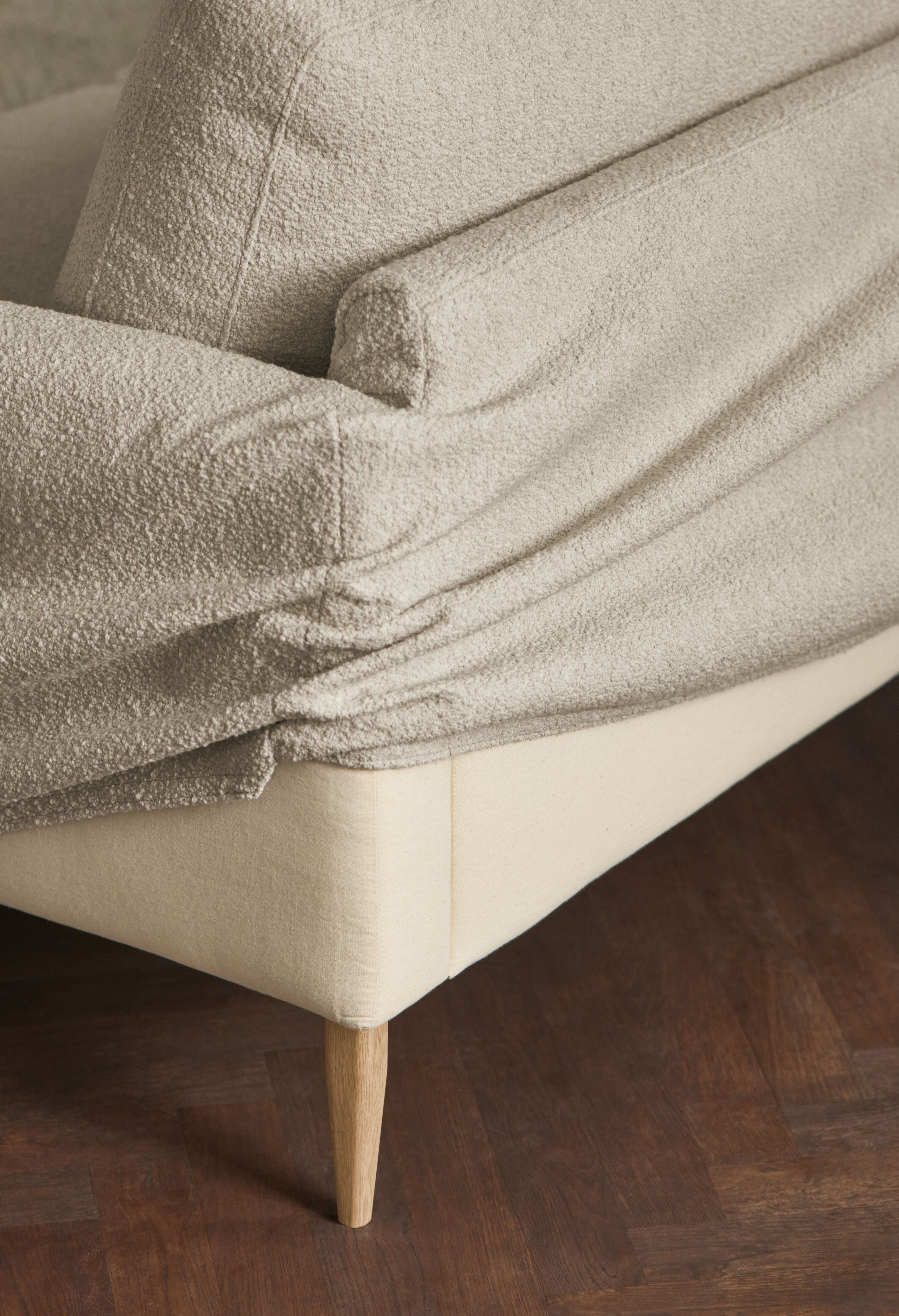 Links -Hand -Ecke Veneda Slim Stahlbasis