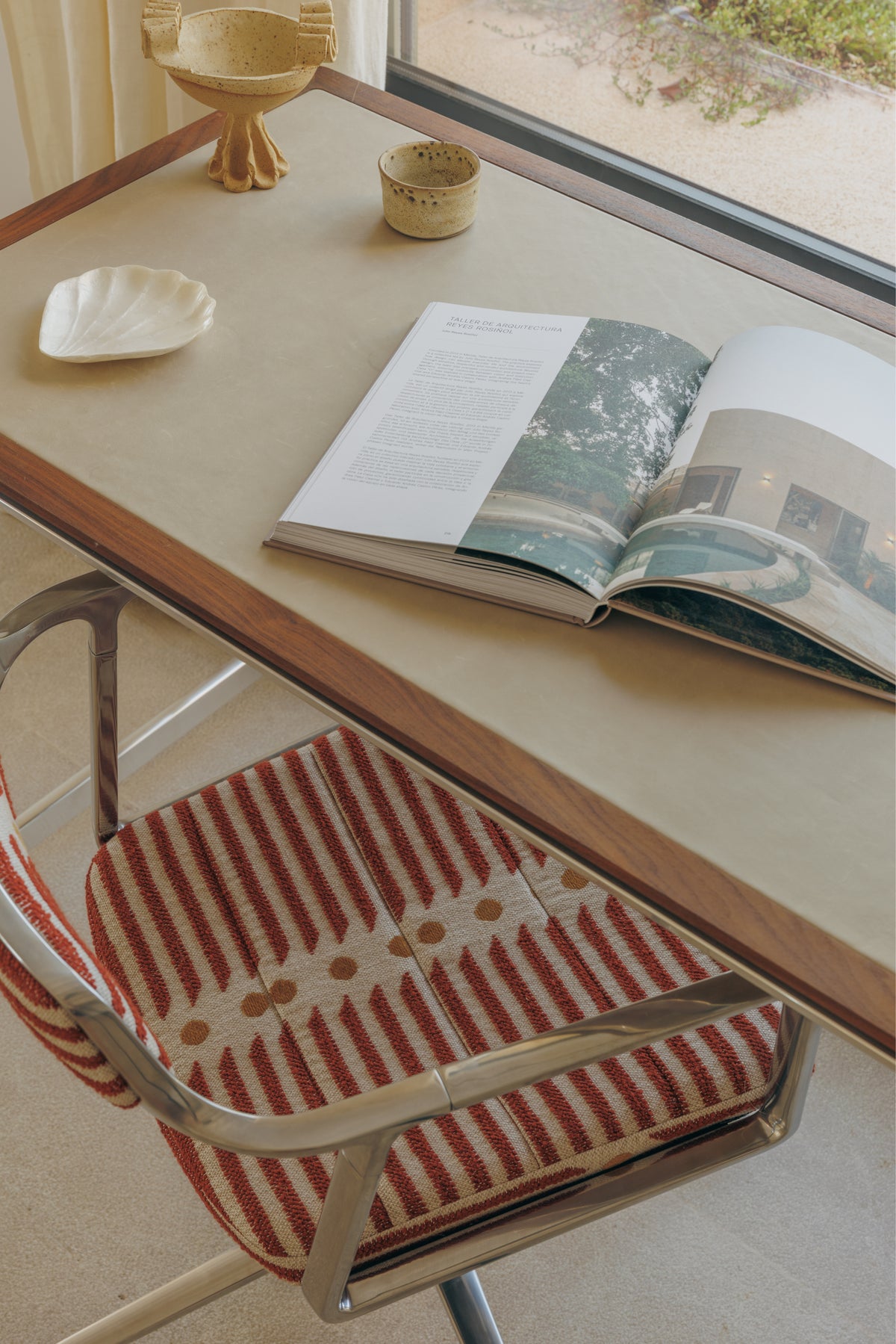 Office chair 452 – MALLORCA beige and red with a metal base