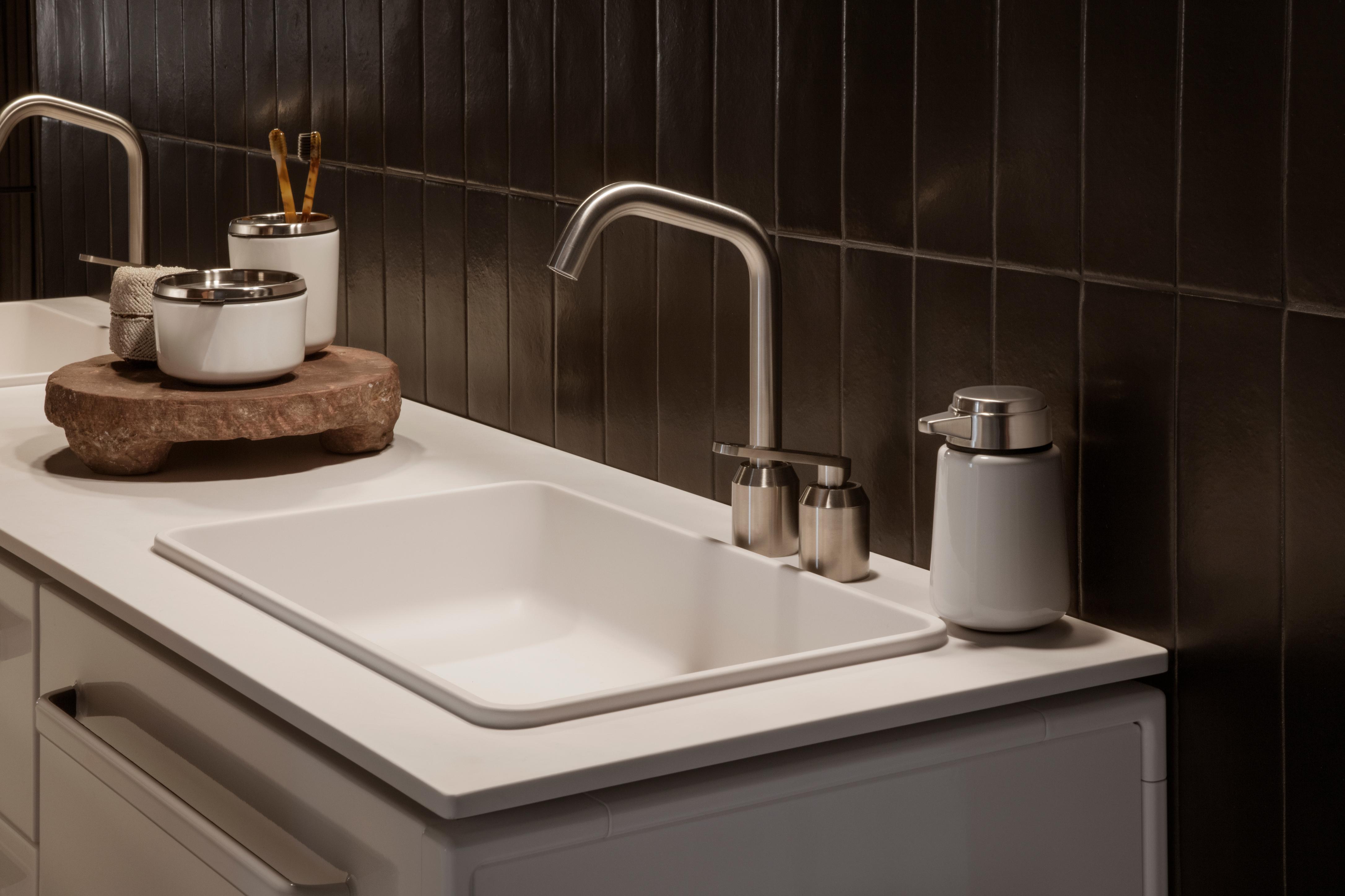 VIPP Beige Toothbrush Holder