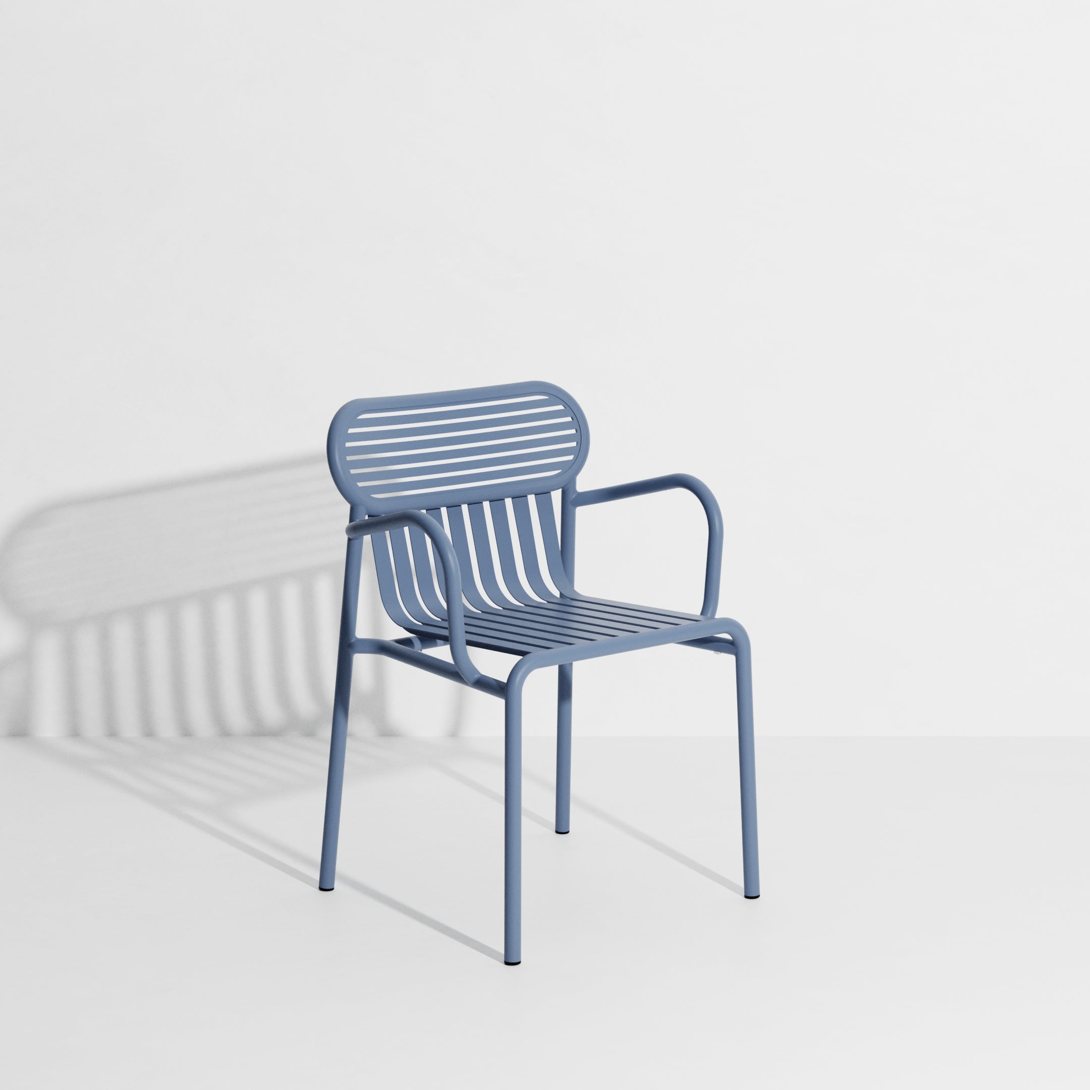 WEEK-END garden chair with armrests in dove blue