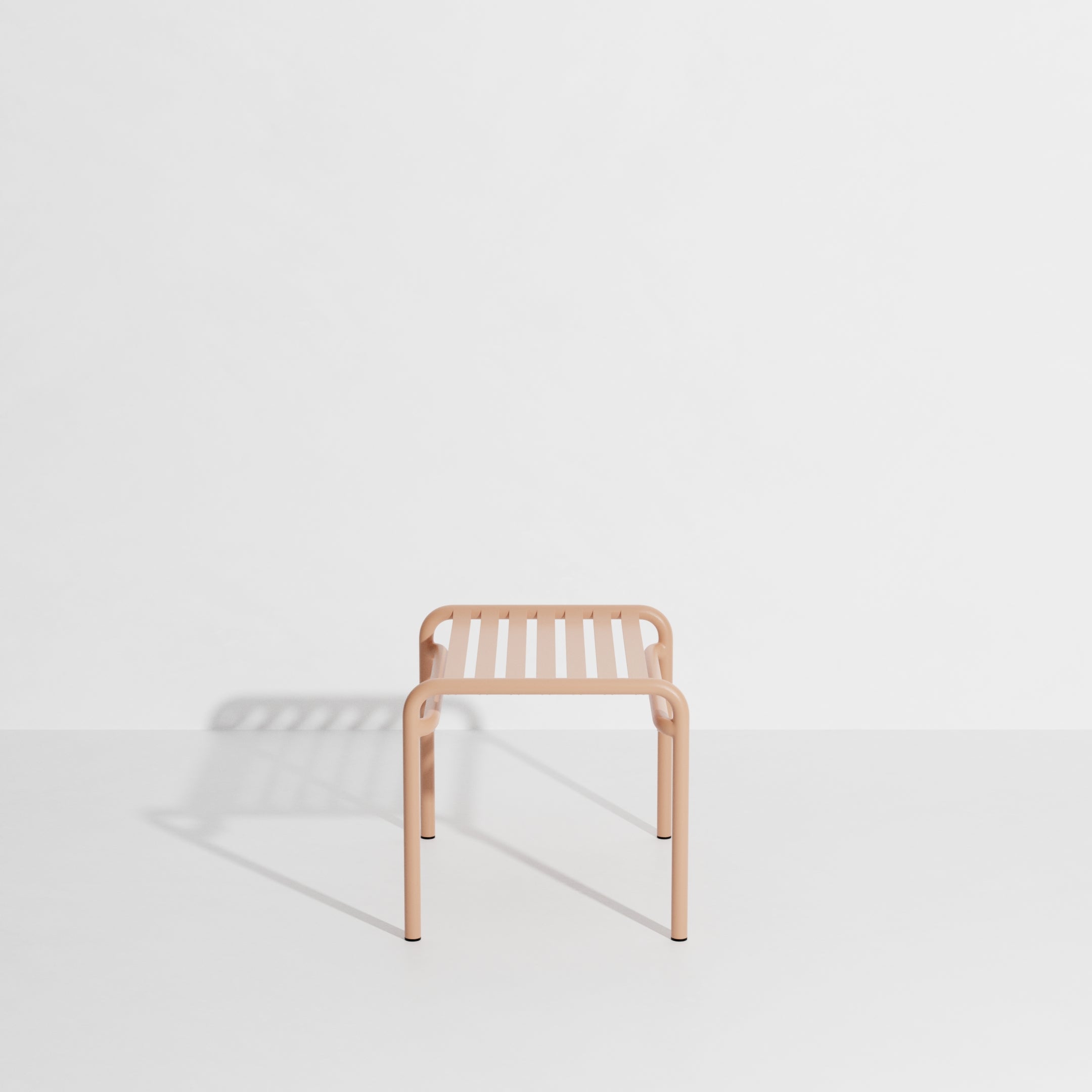 WEEK-END garden footstool in pale pink