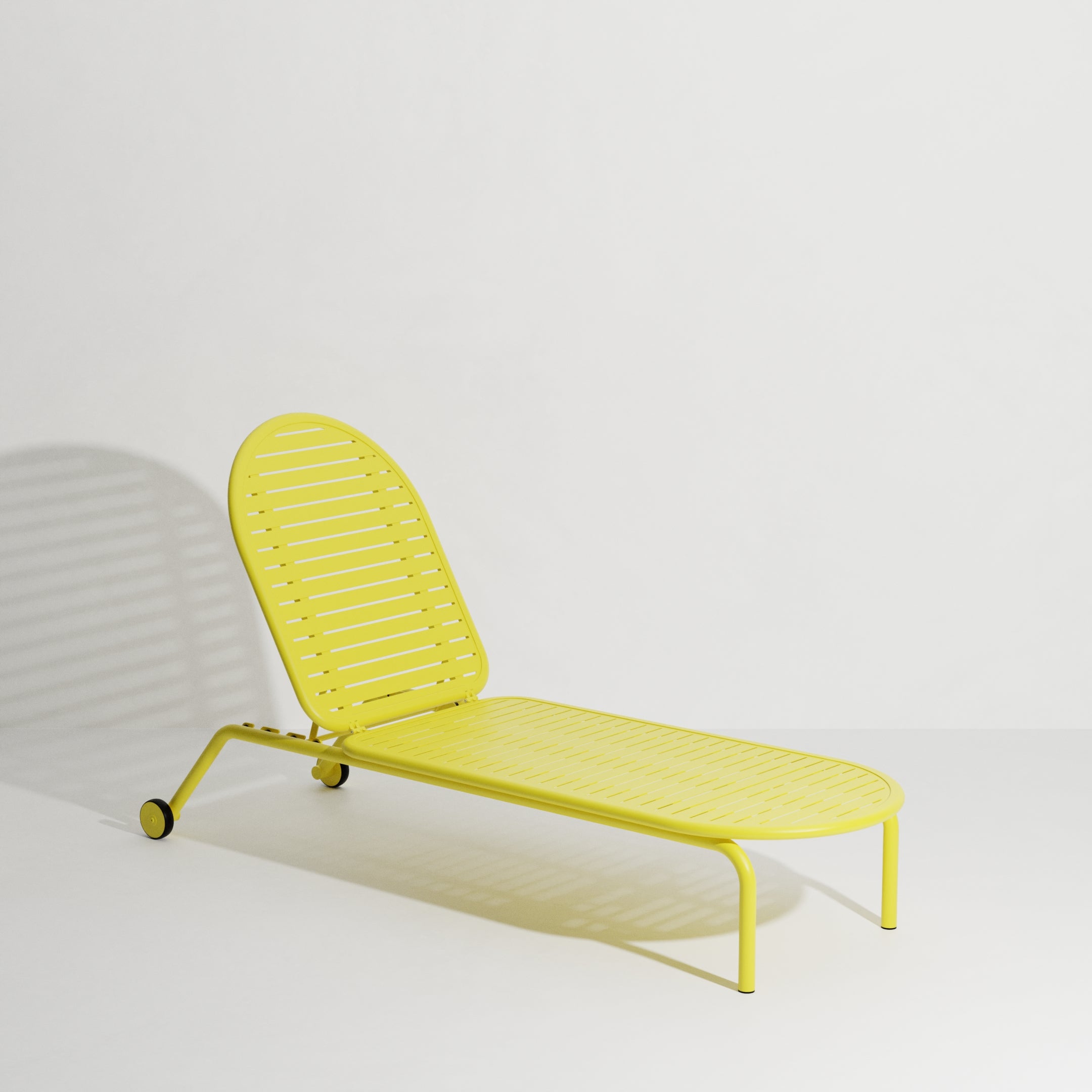 WEEK-END garden lounger in bright yellow