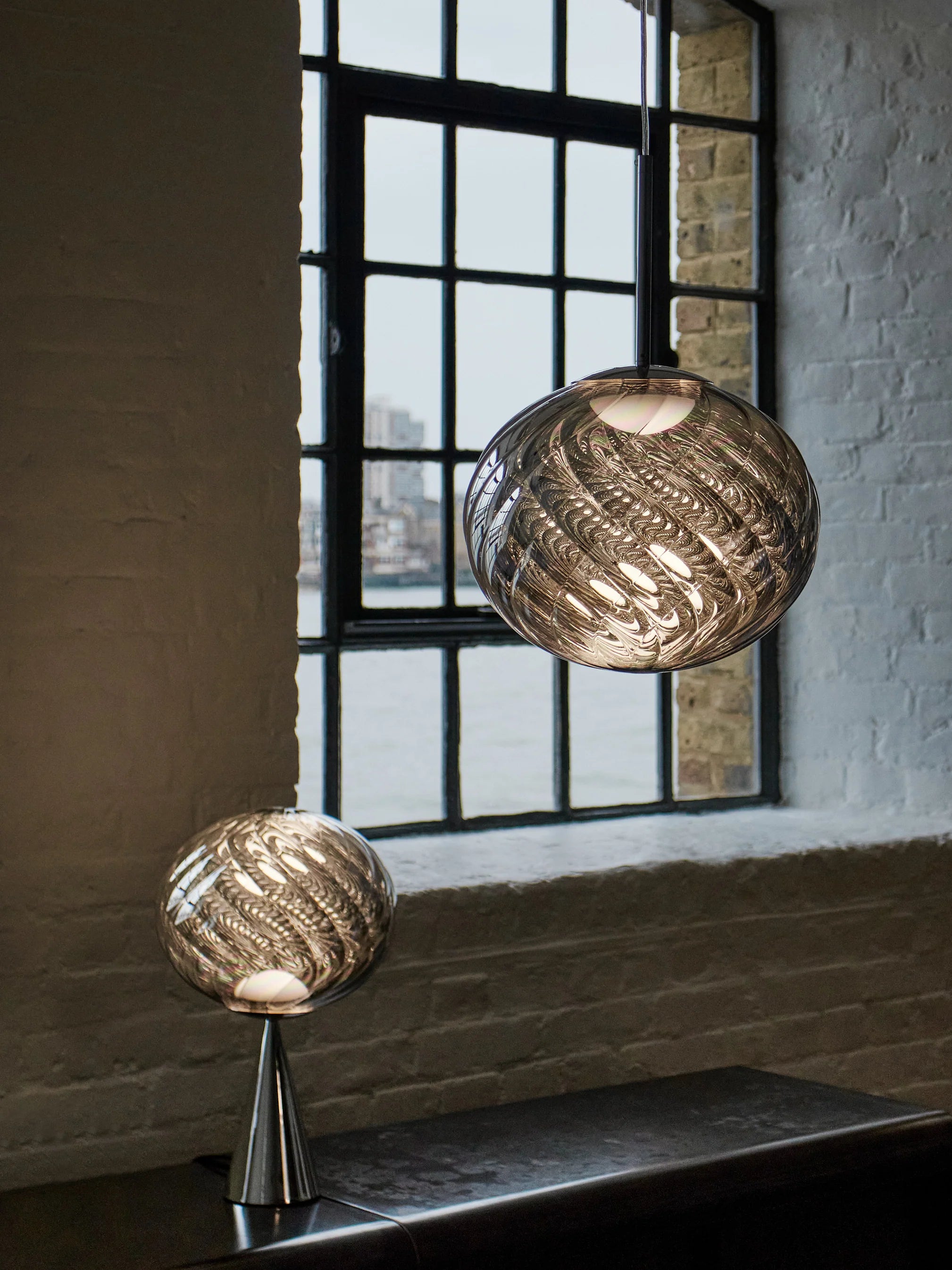 WHIRL silver table lamp