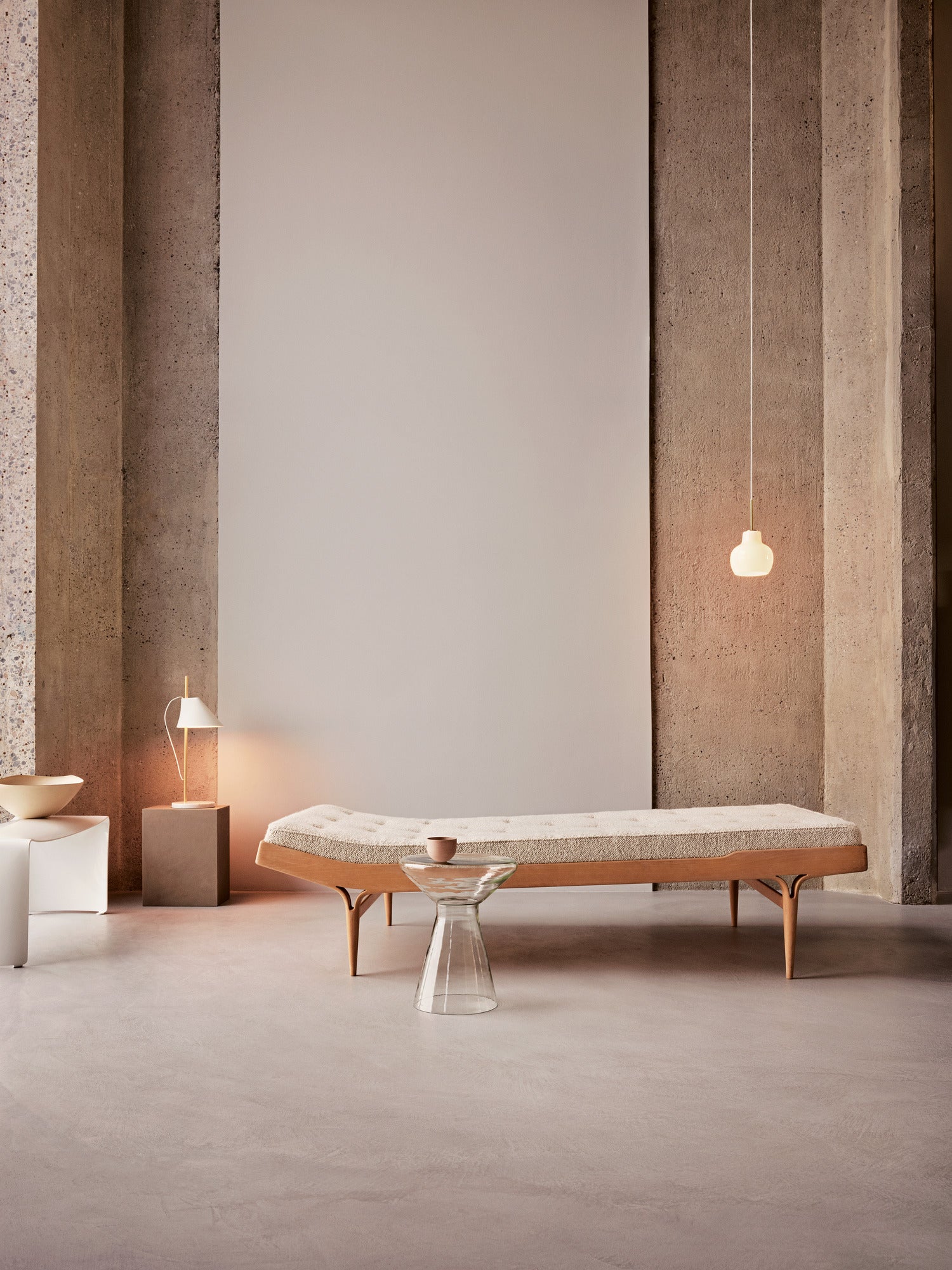 Pendelleuchte VL RING CROWN 1 weiß mit messingfarbener Oberfläche