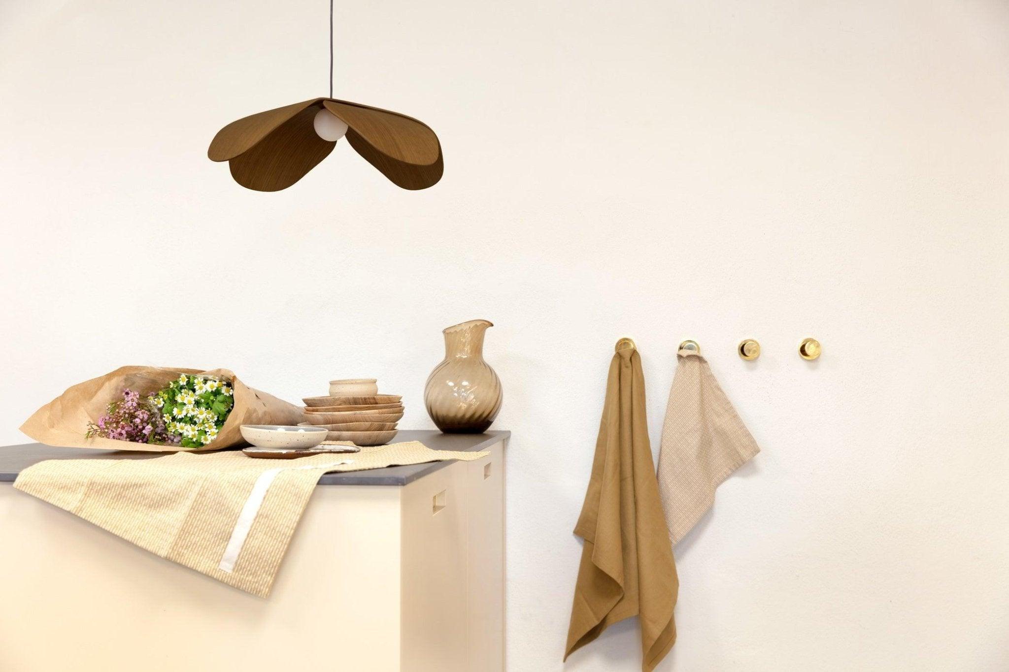 Abażur FORGET ME NOT ciemny dąb UMAGE Eye on Design