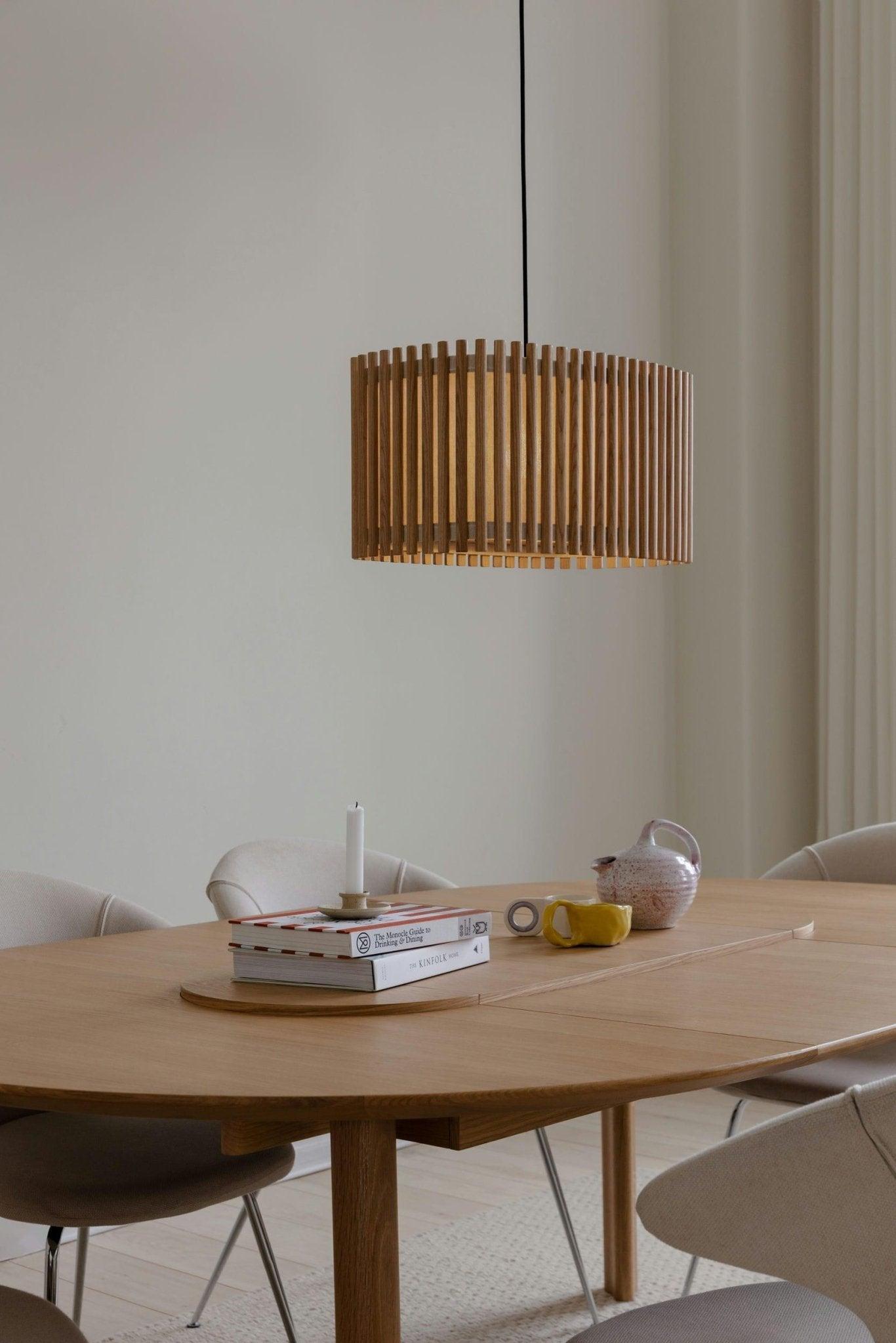Abażur KOMOREBI ciemnodębowy UMAGE Eye on Design