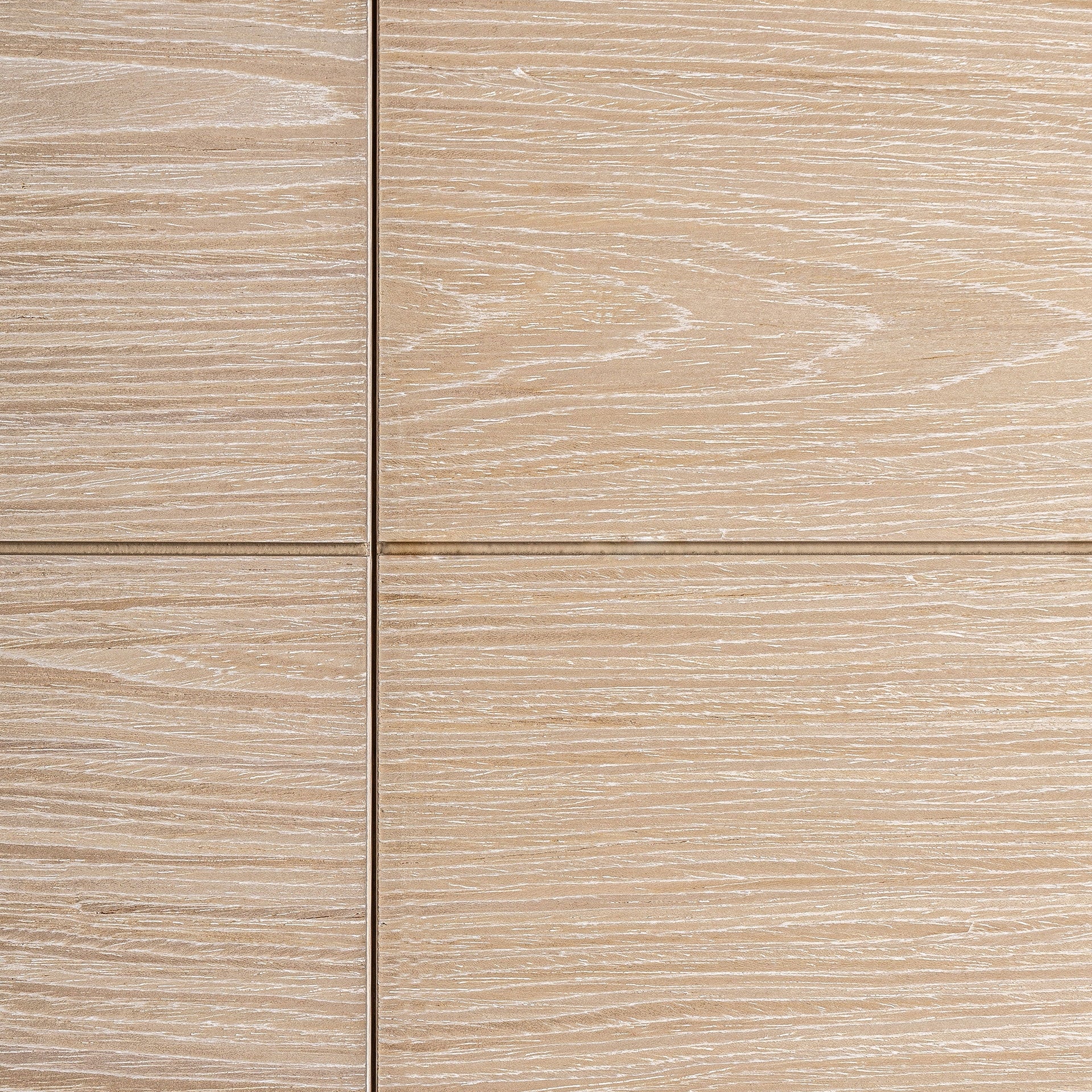 PRAYSSAC Chest of Drawers in Oak Finish