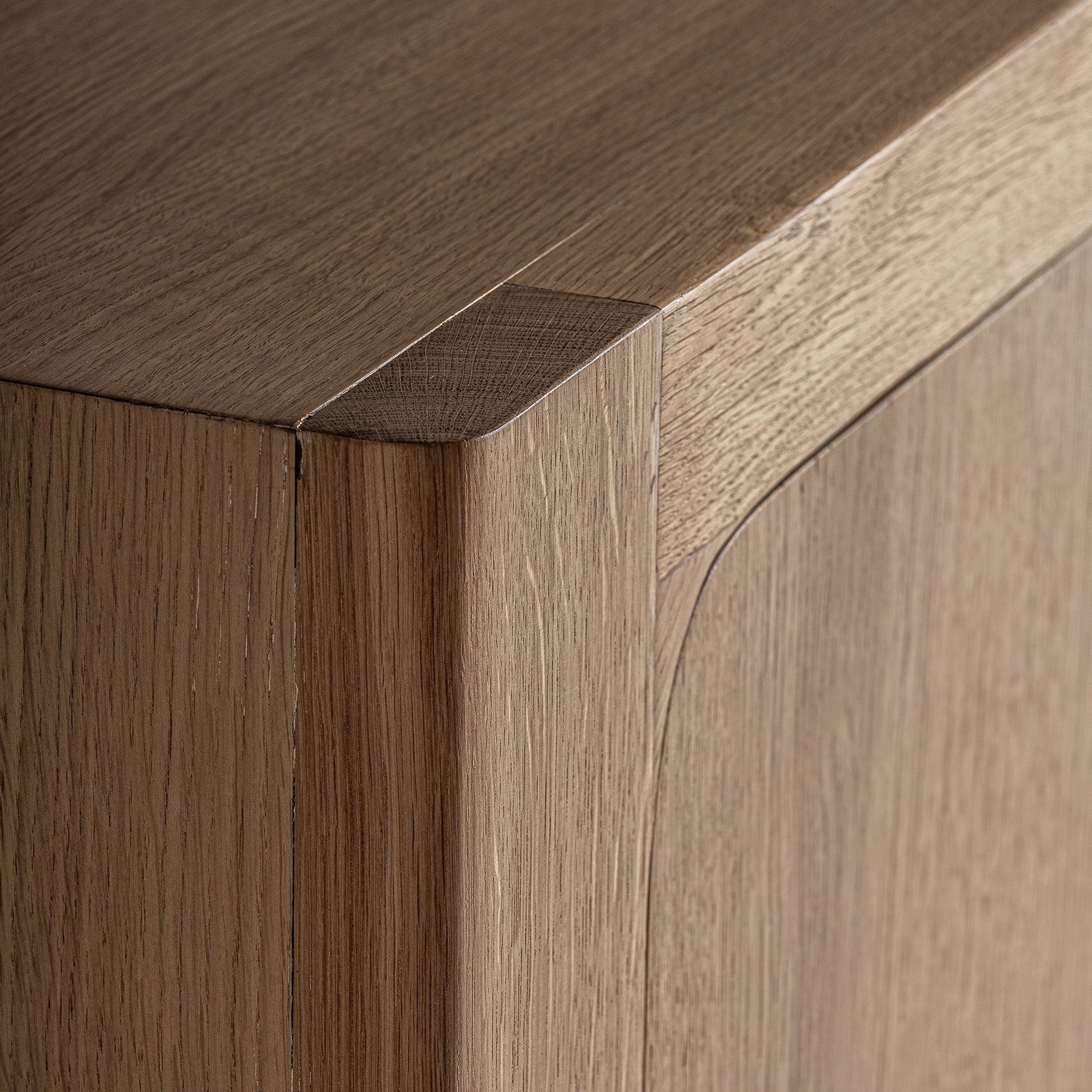 ZELZATE Chest of Drawers in Oak Wood