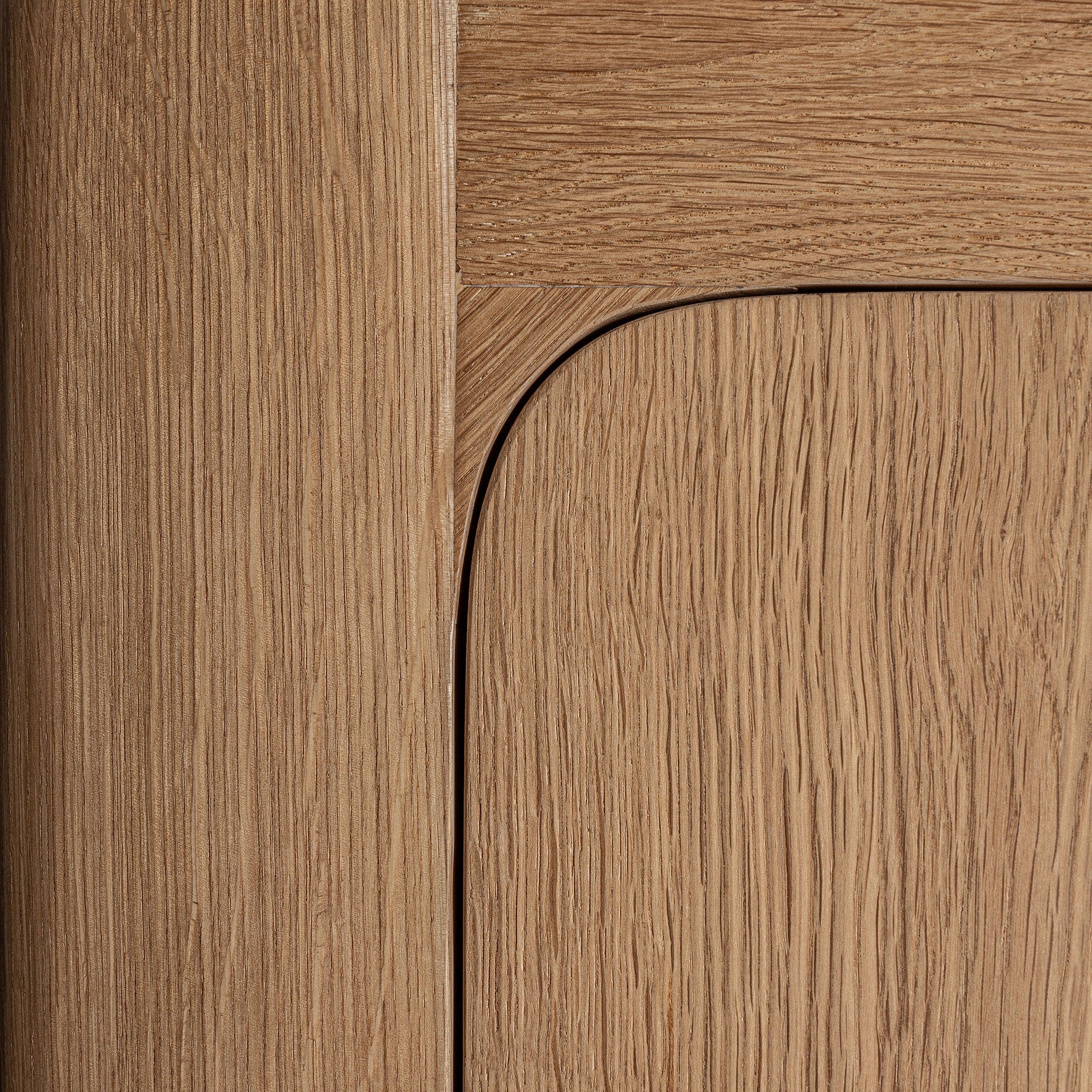 ZELZATE Chest of Drawers in Oak Wood