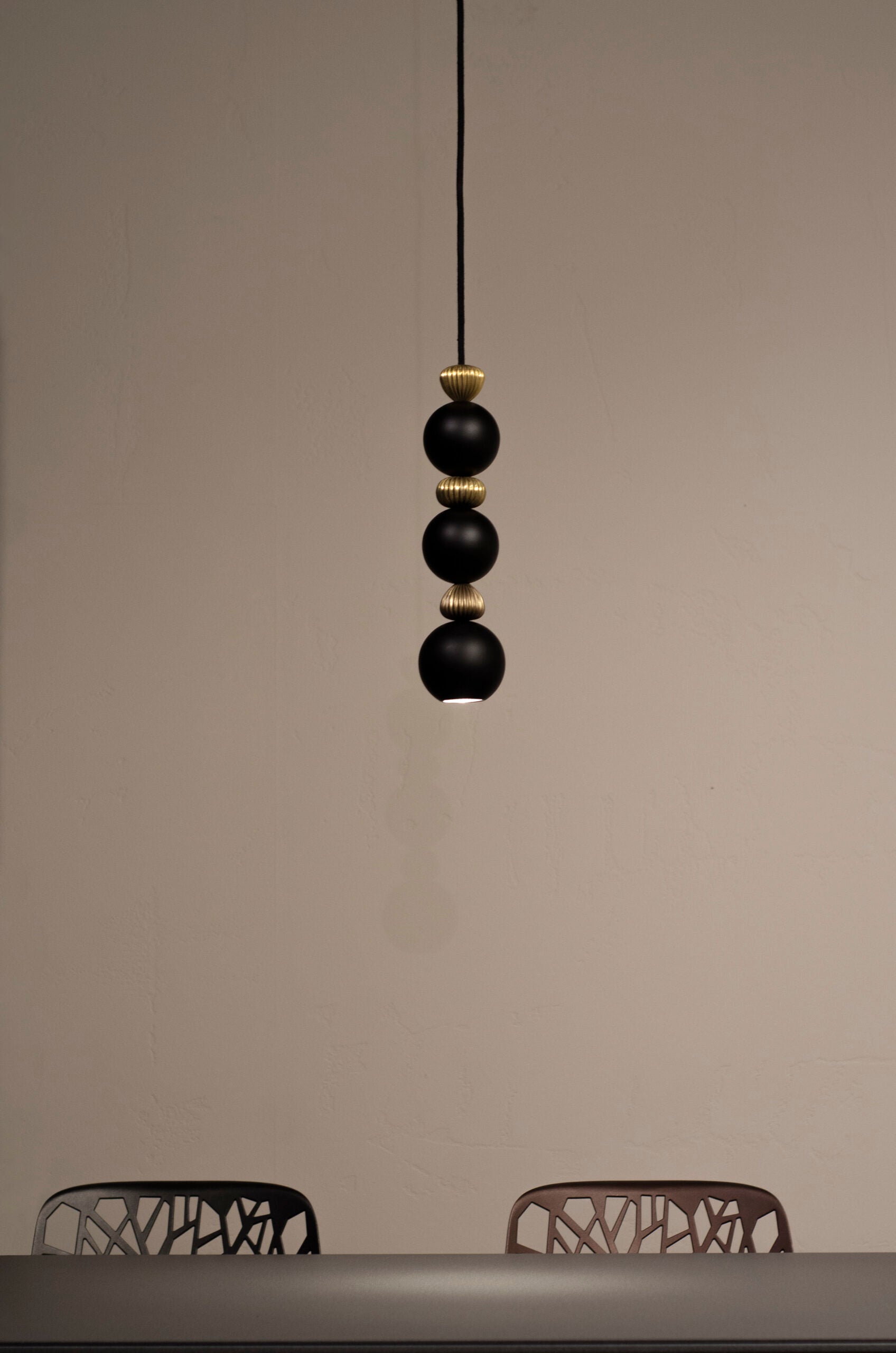 BOLA QUEEN brass pendant lamp